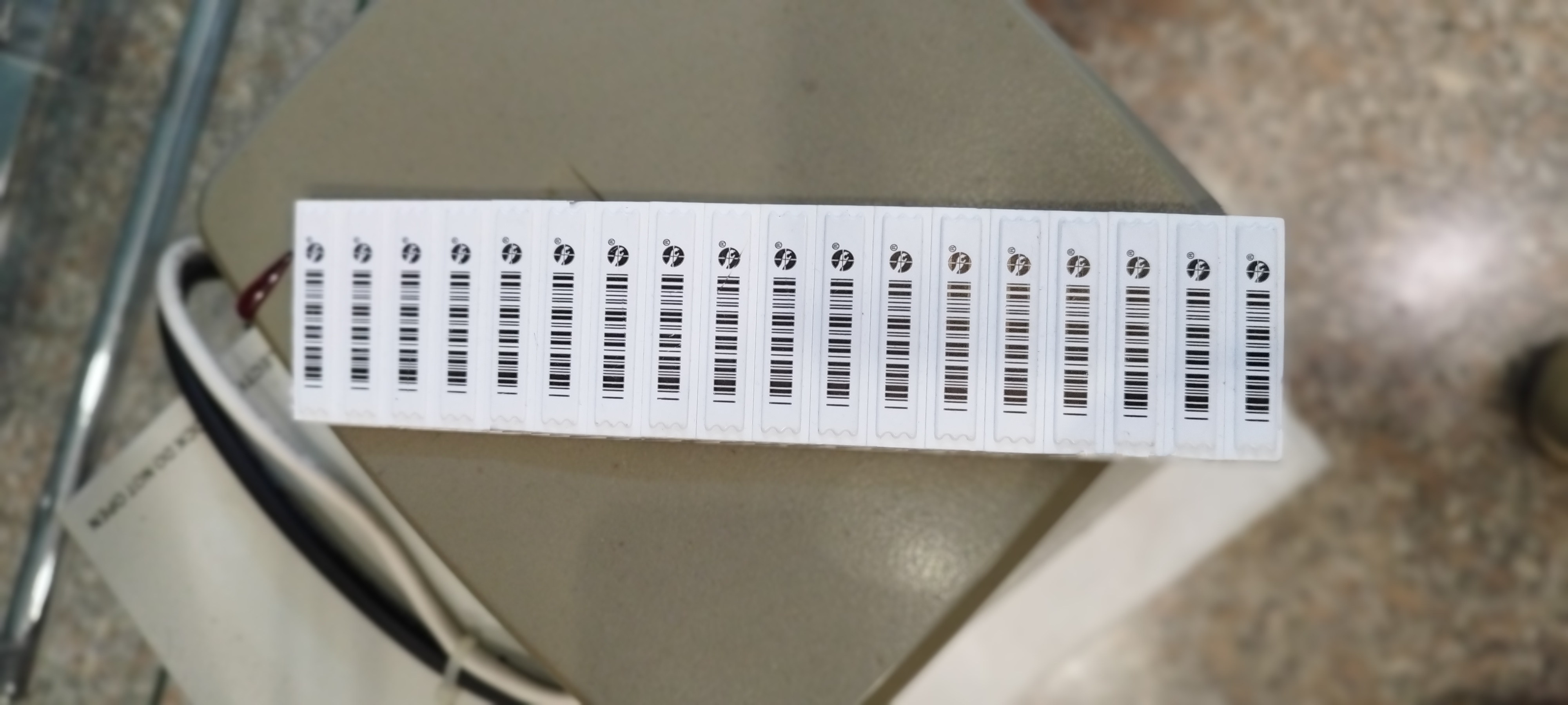 ANTITACHEGGIO COMPLETO PER NEGOZIO ABBIGLIAMENTO in vendita - foto 4