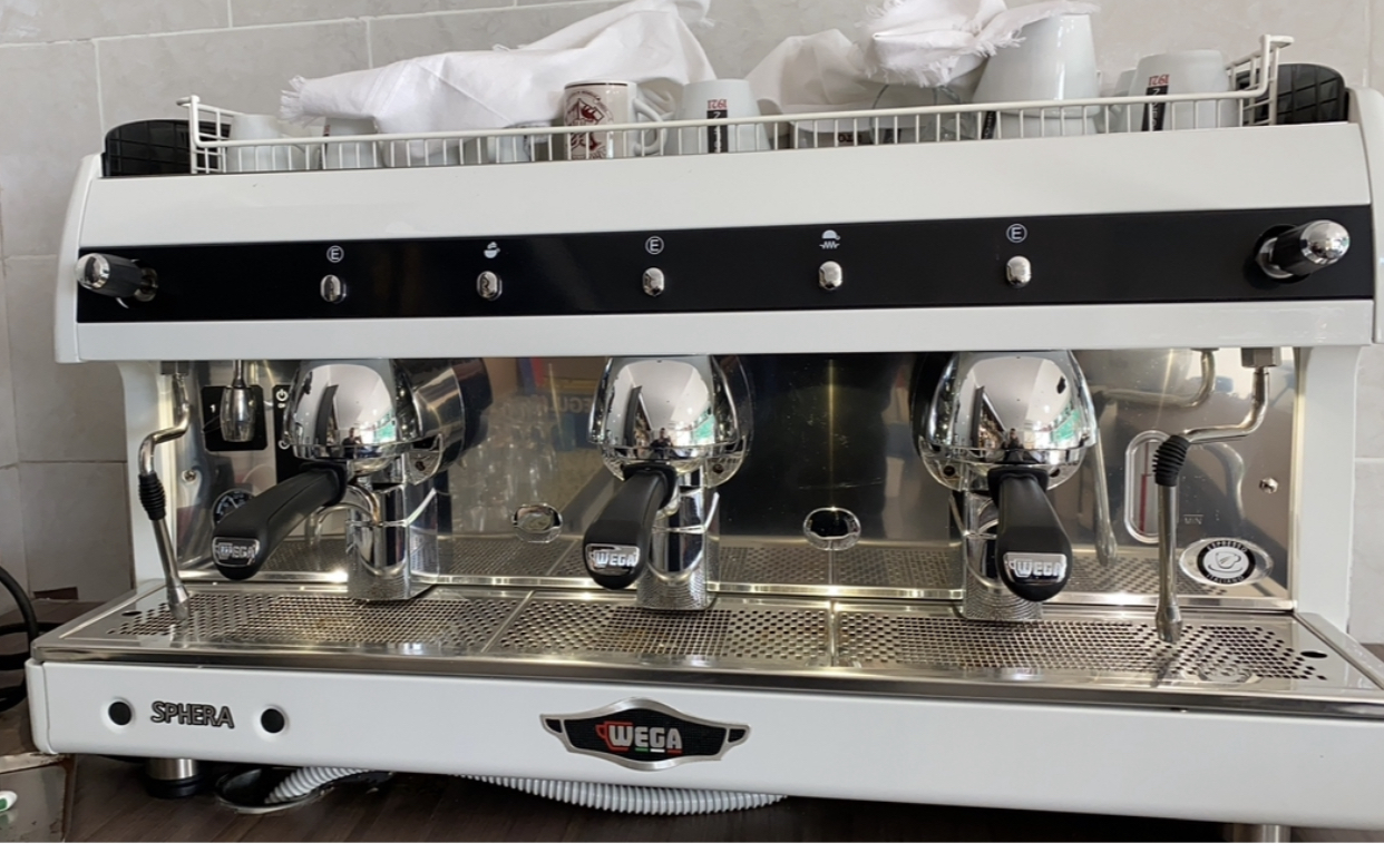 MACINA CAFFè DA BAR PROFESSIONALE wega 3 gruppi in vendita - foto 1