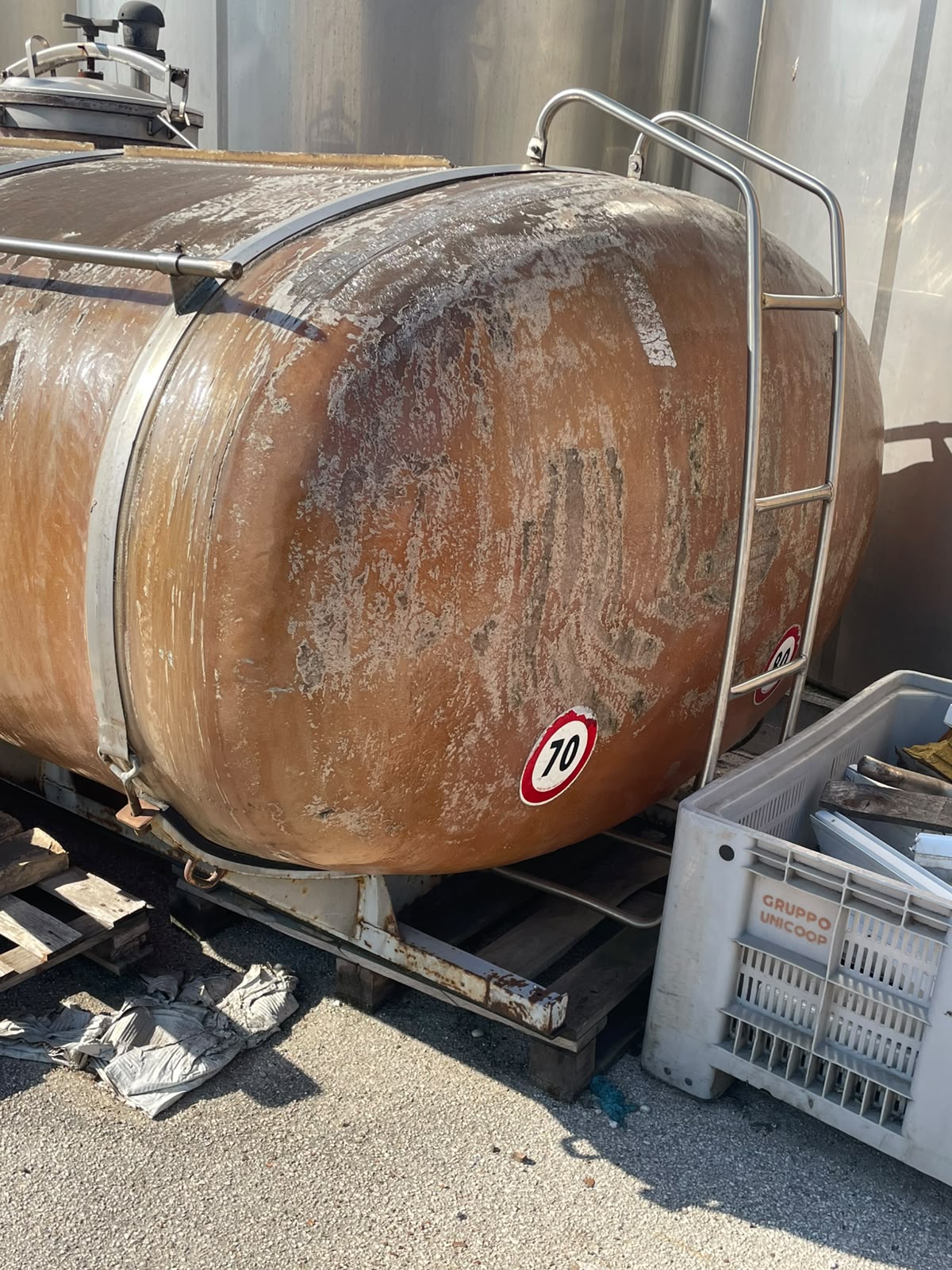 Cisterne in vetroresina per olio e/o vino in vendita - foto 4