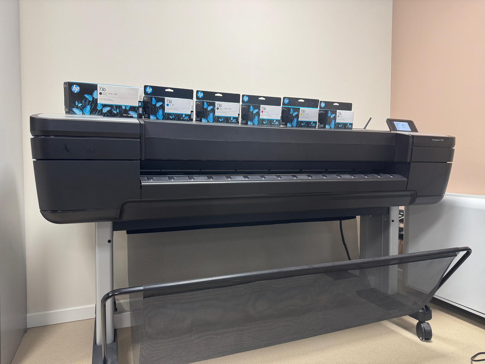 Plotter hp design jet t 1700 + kit cartucce in vendita - foto 1