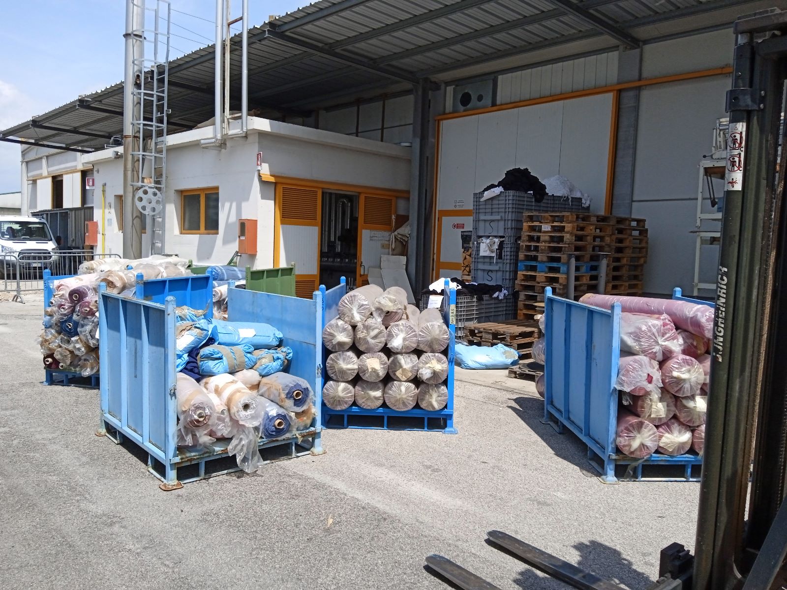CESTONI METALLICI PER ROTOLI (tessuto od altri mater.) in vendita - foto 2