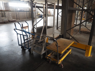 Carrelli elevatori in vendita