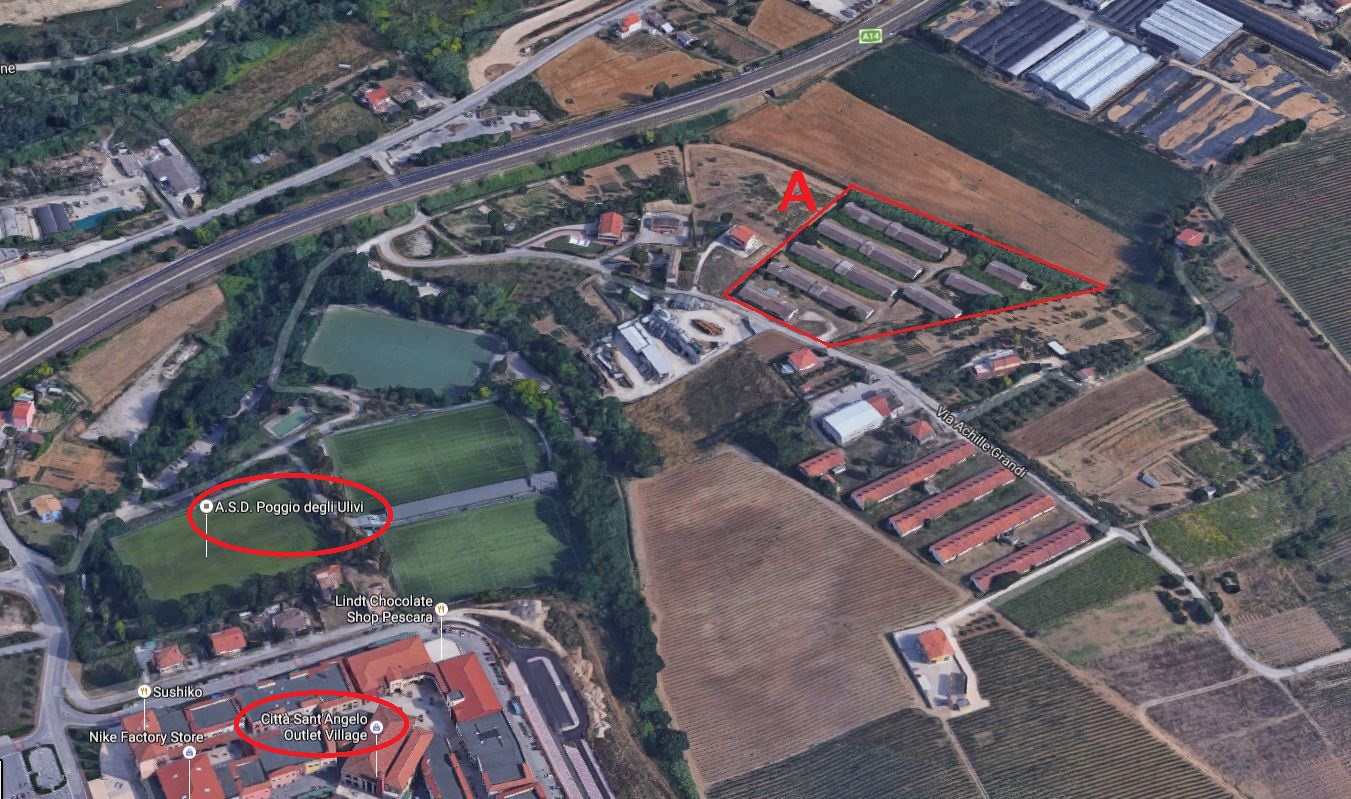 COMPLESSO AZIENDALE CON VARI CAPANNONI in vendita - foto 2