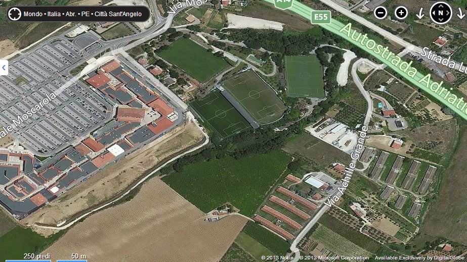 TERRENO CON COMPLESSO AZIENDALE CON VARI CAPANNONI in vendita - foto 2