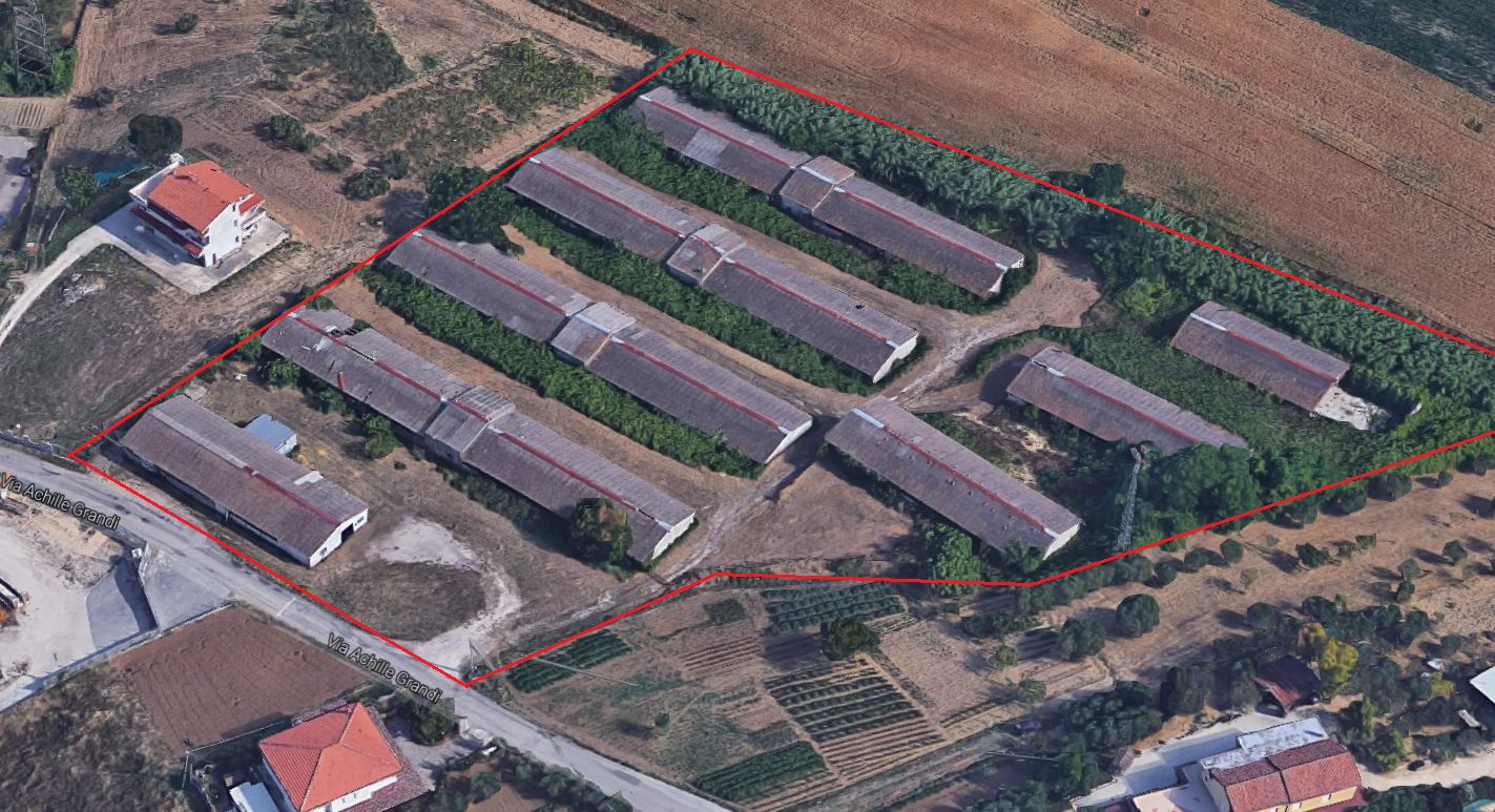 COMPLESSO AZIENDALE CON VARI CAPANNONI DA RECUPERARE in vendita - foto 2