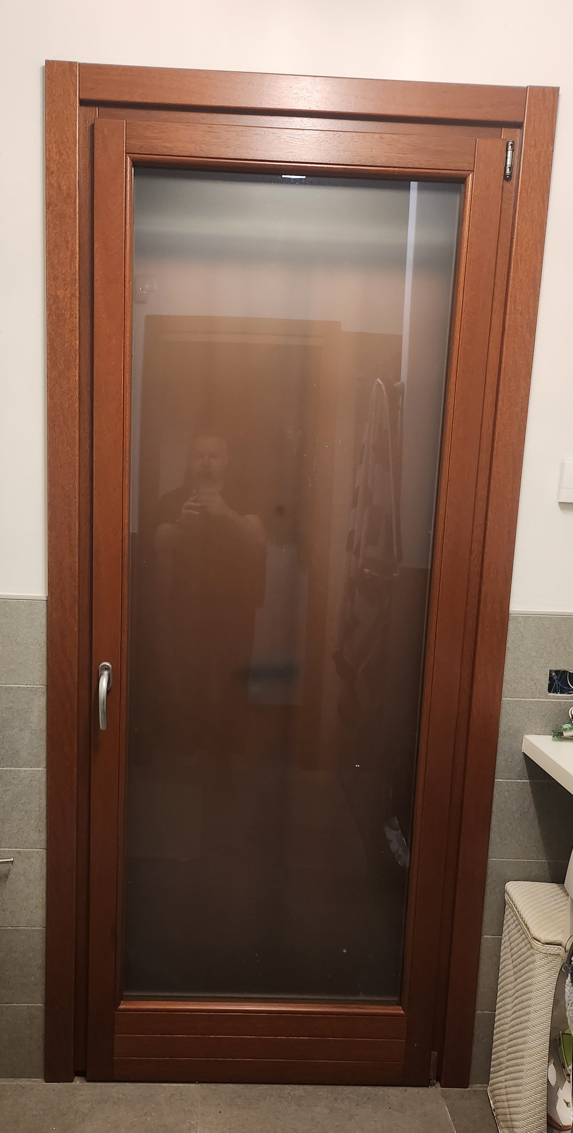 Infissi legno con zanzariera e scuretti in vendita - foto 5