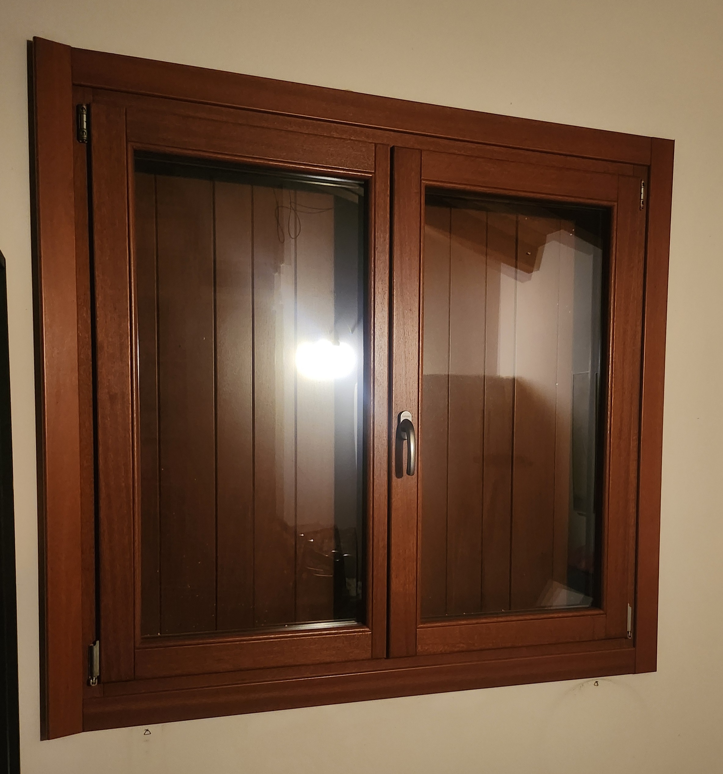 Infissi legno con zanzariera e scuretti in vendita - foto 3