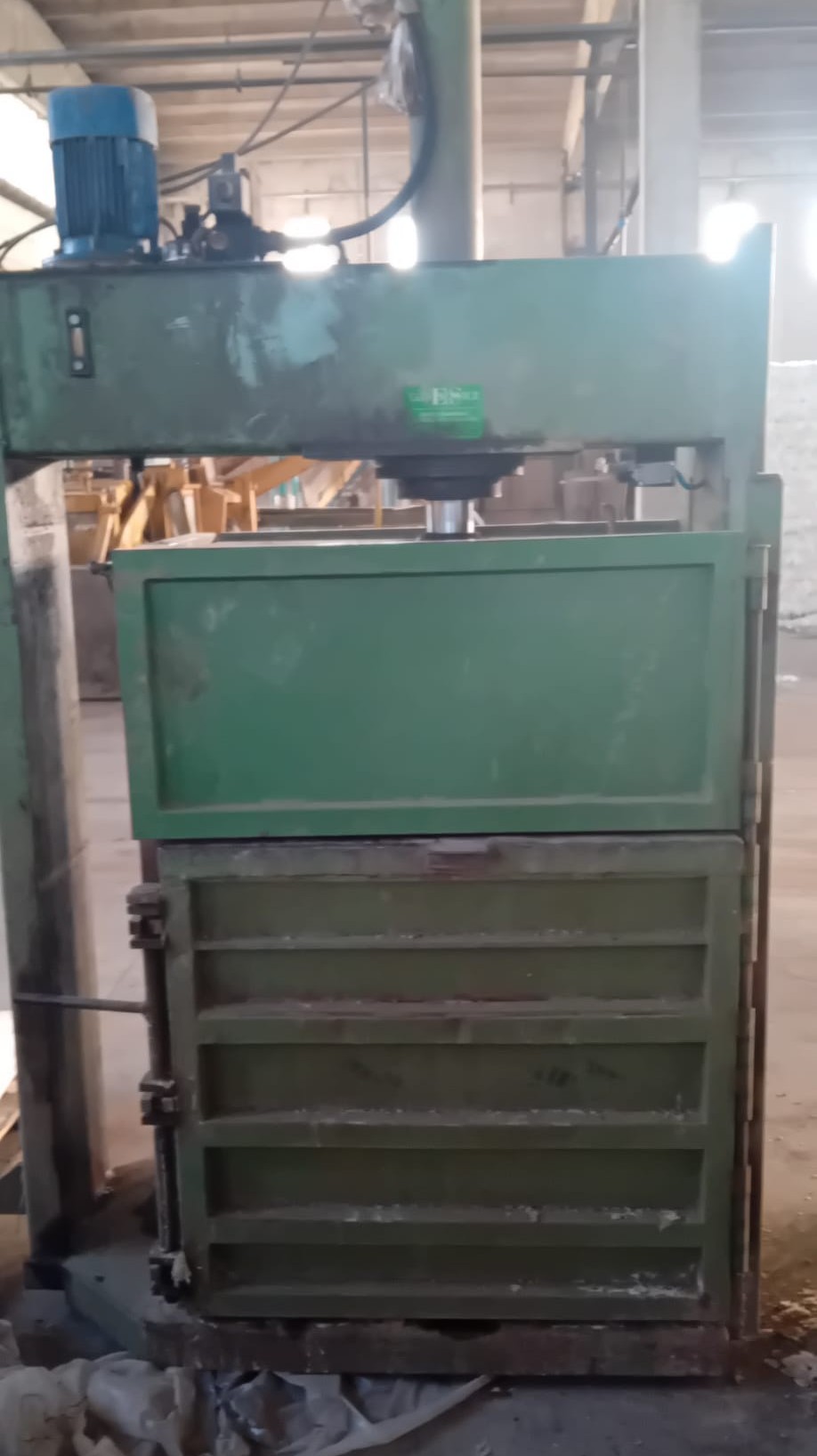 Pressa per carta e plastica in vendita - foto 1