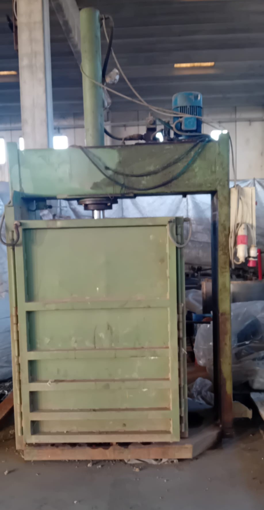 Pressa per carta e plastica in vendita - foto 2