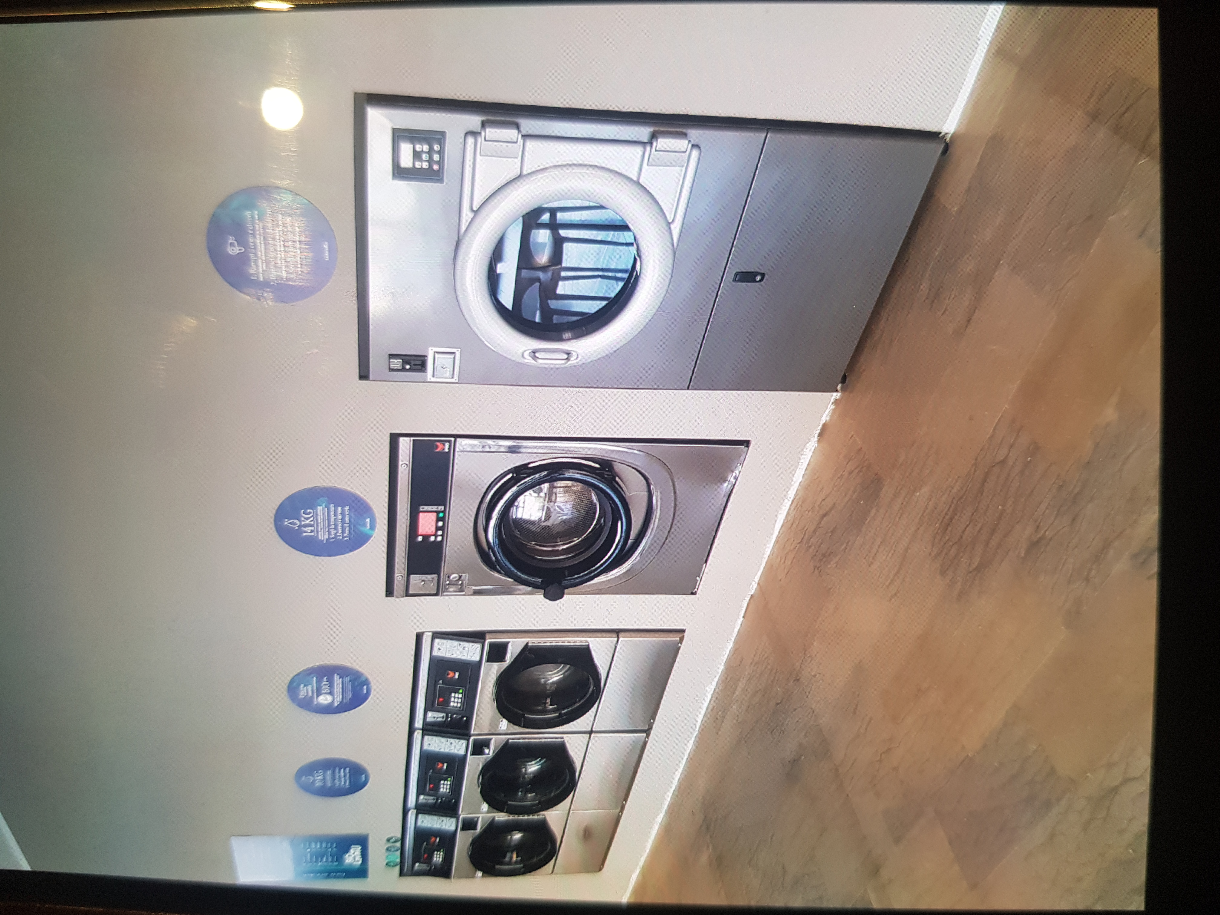 Lavanderie self service  in vendita - foto 1