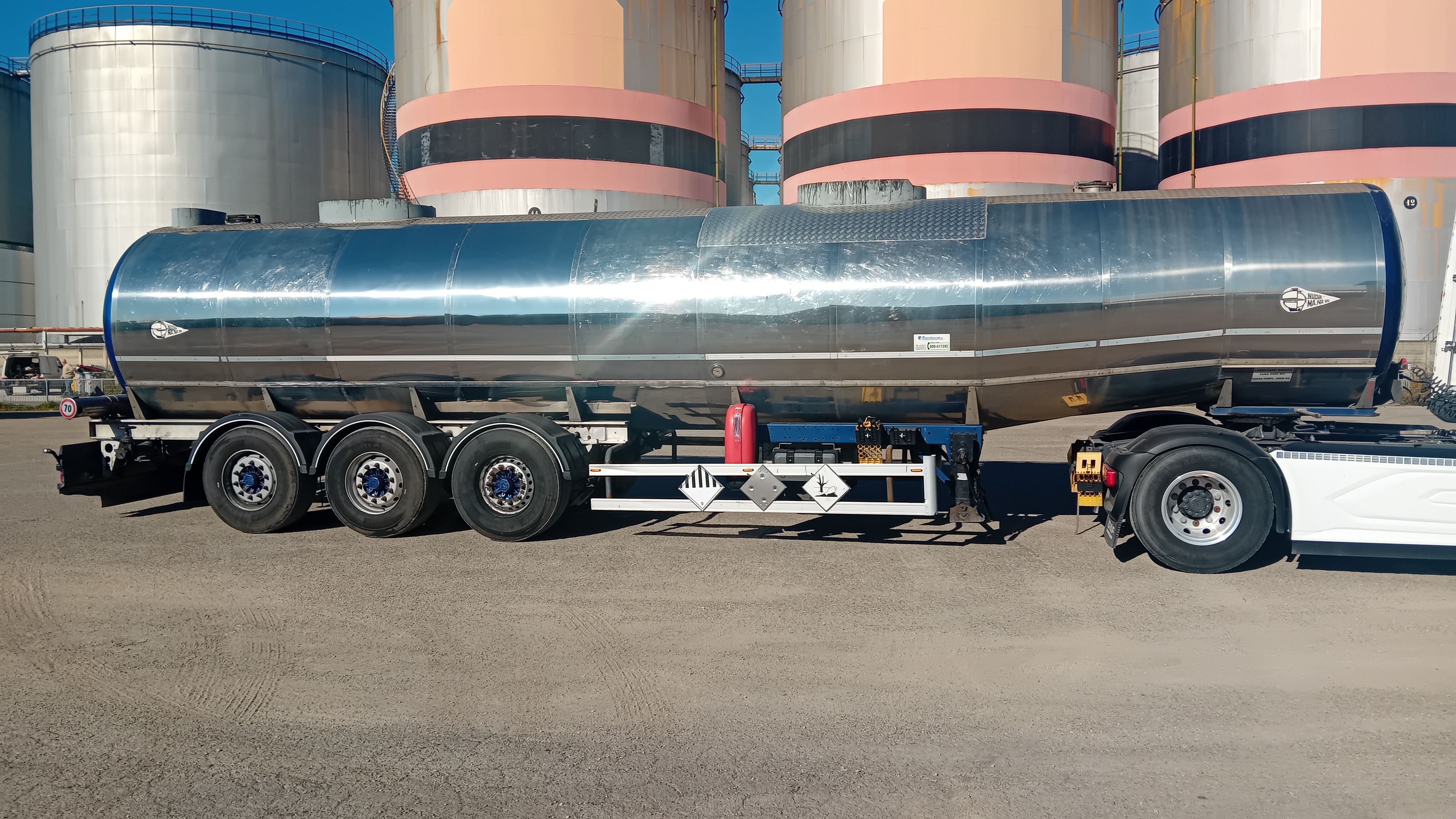 Vendo cisterna semirimorchio  in vendita - foto 2