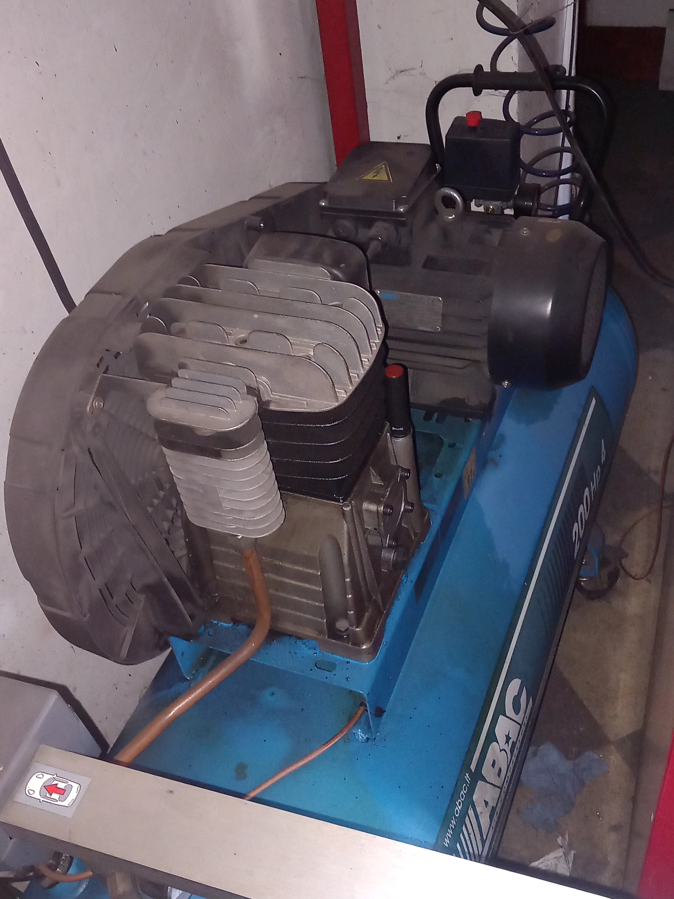 Officina completa da gommista meccanica  funzionante  in vendita - foto 3