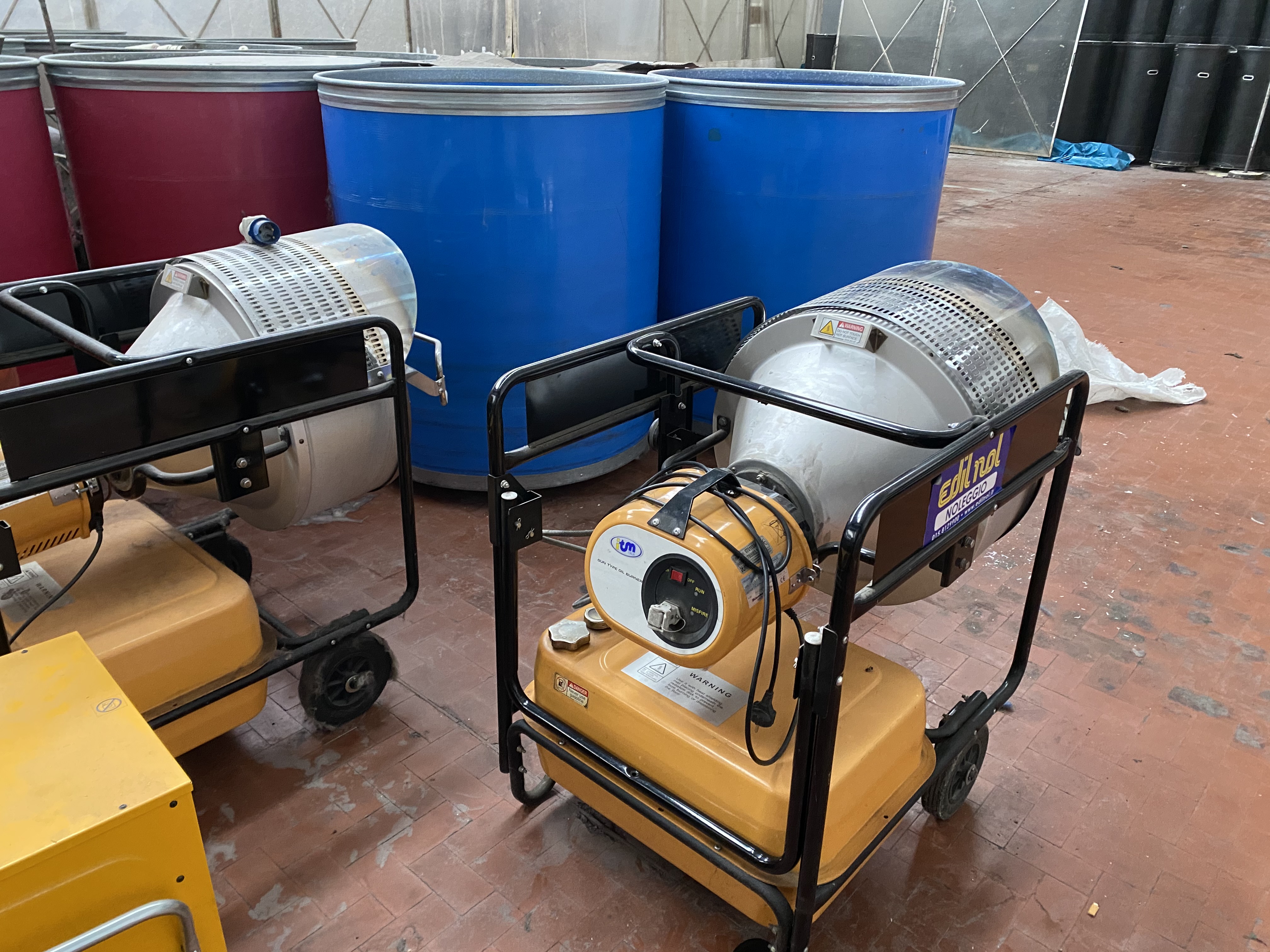 Due stufe a Gasolio per riscaldamento in vendita - foto 3