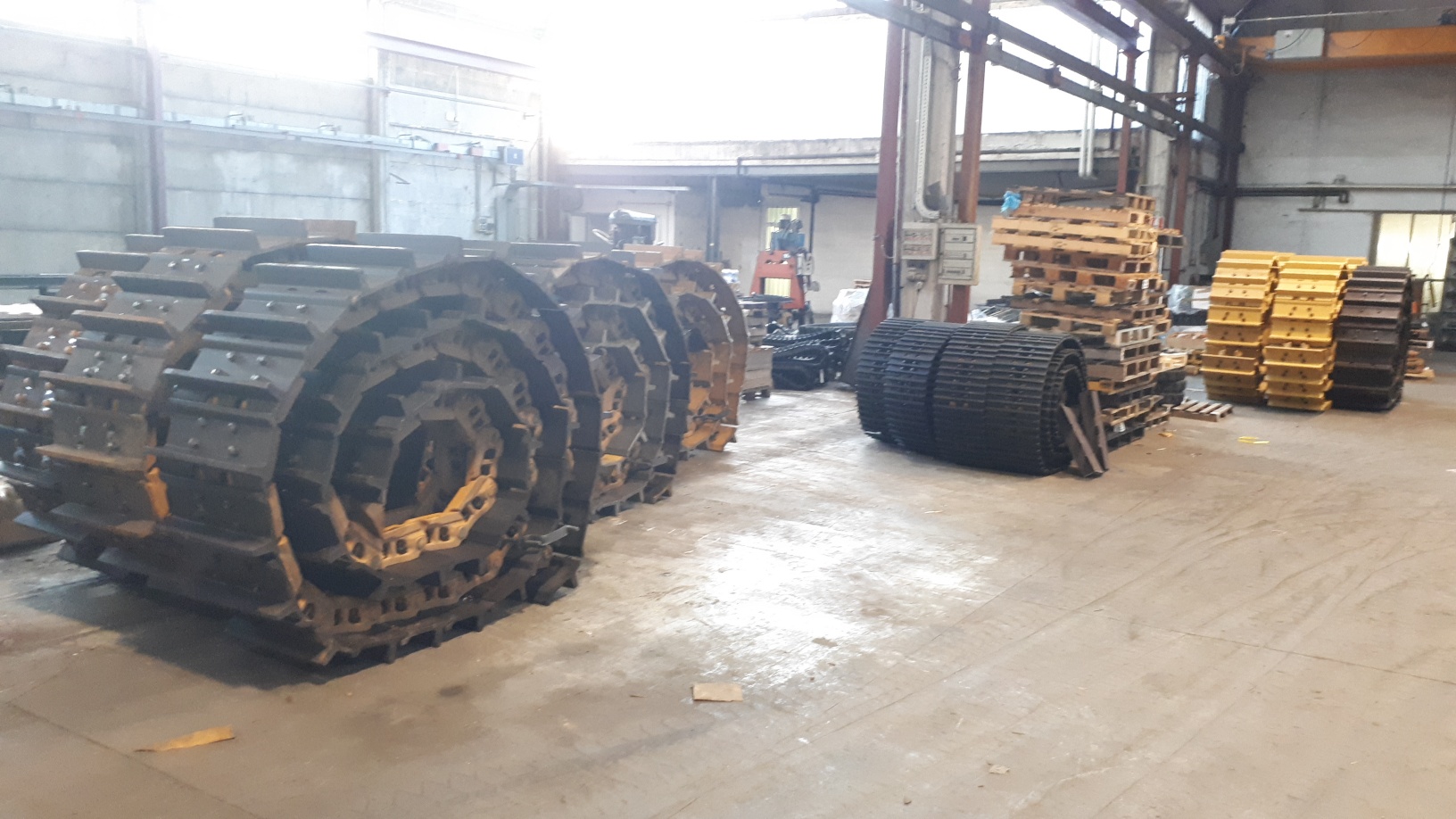 Quota di 2 differenti SRL operanti nell' export ricambi in vendita - foto 1