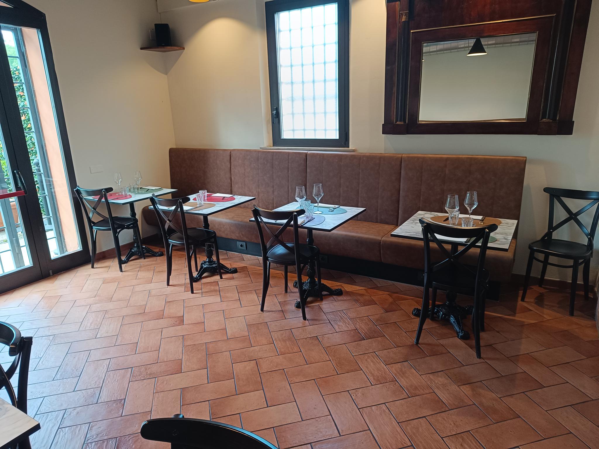 Arredo completo sala ristorante in vendita - foto 1