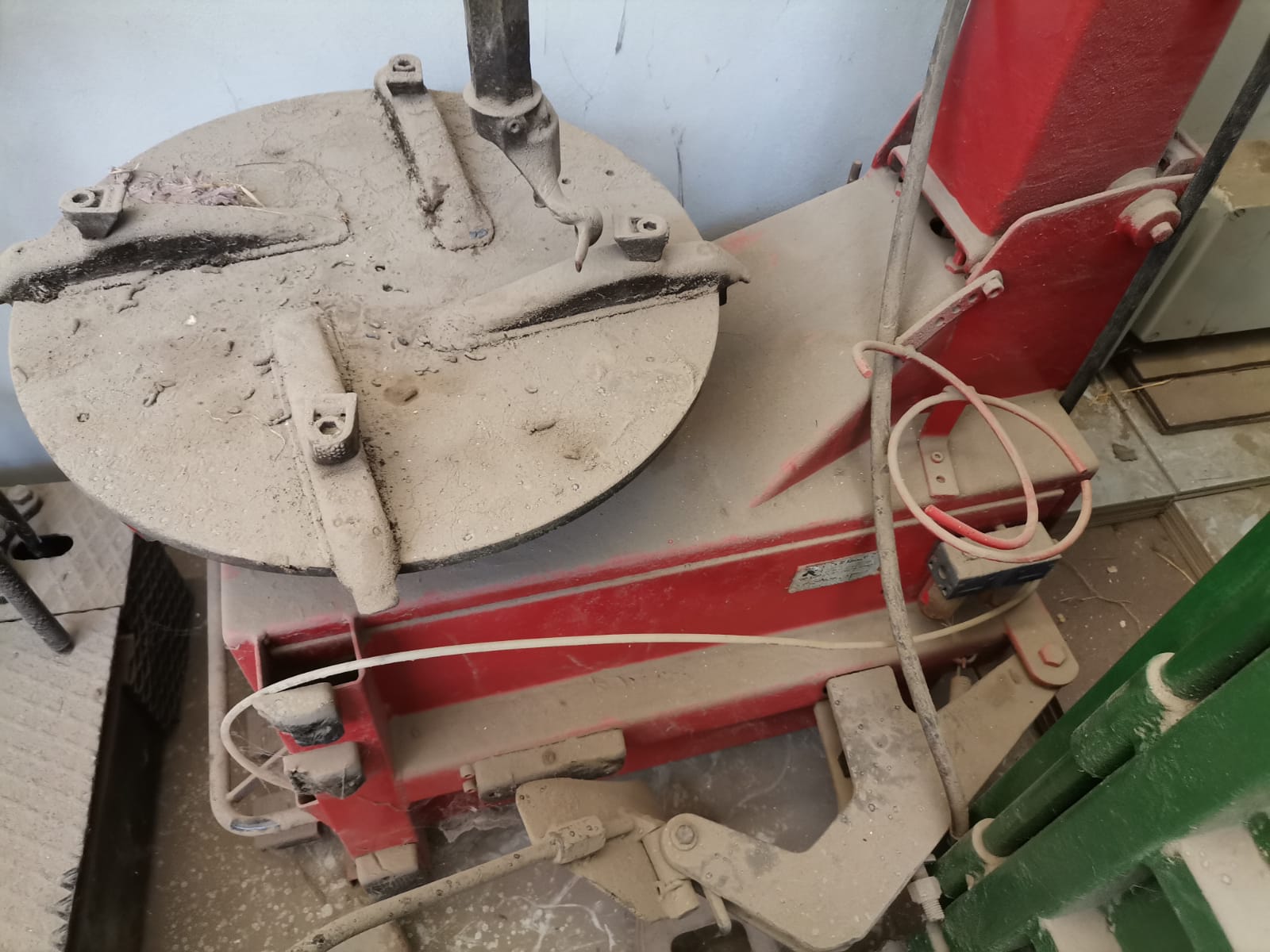 SMONTAGOMME PER AUTO in vendita - foto 3