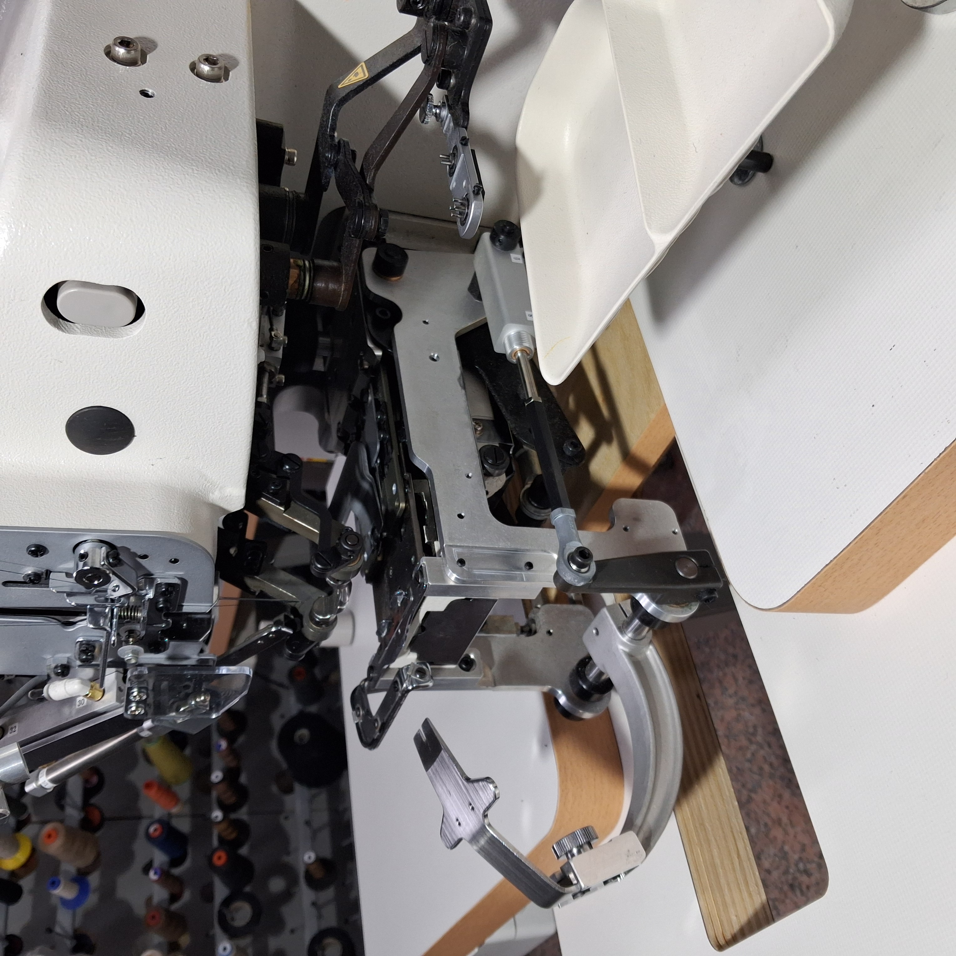 Vendo attaccabottoni juki AMB 289 in vendita - foto 8