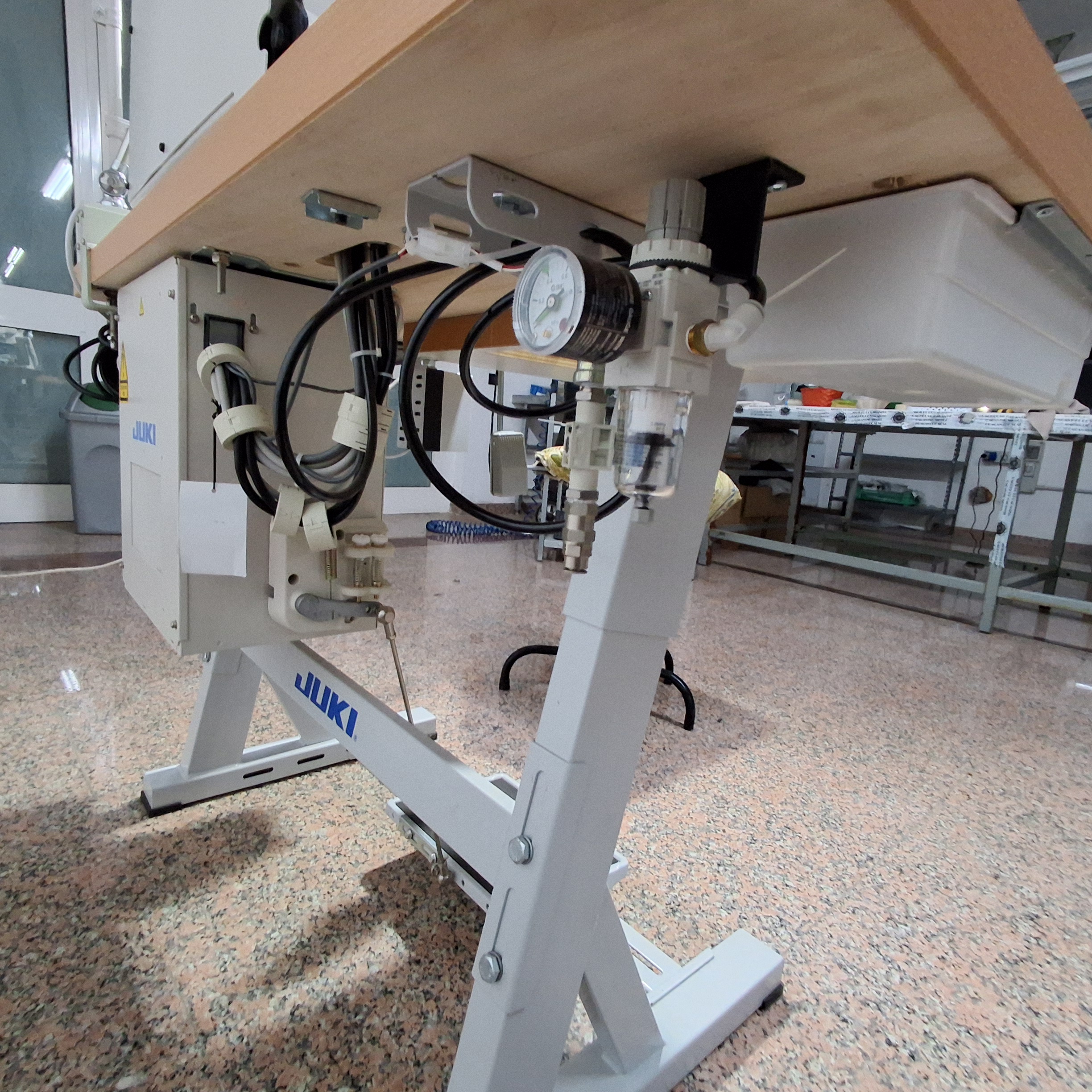 Vendo attaccabottoni juki AMB 289 in vendita - foto 9