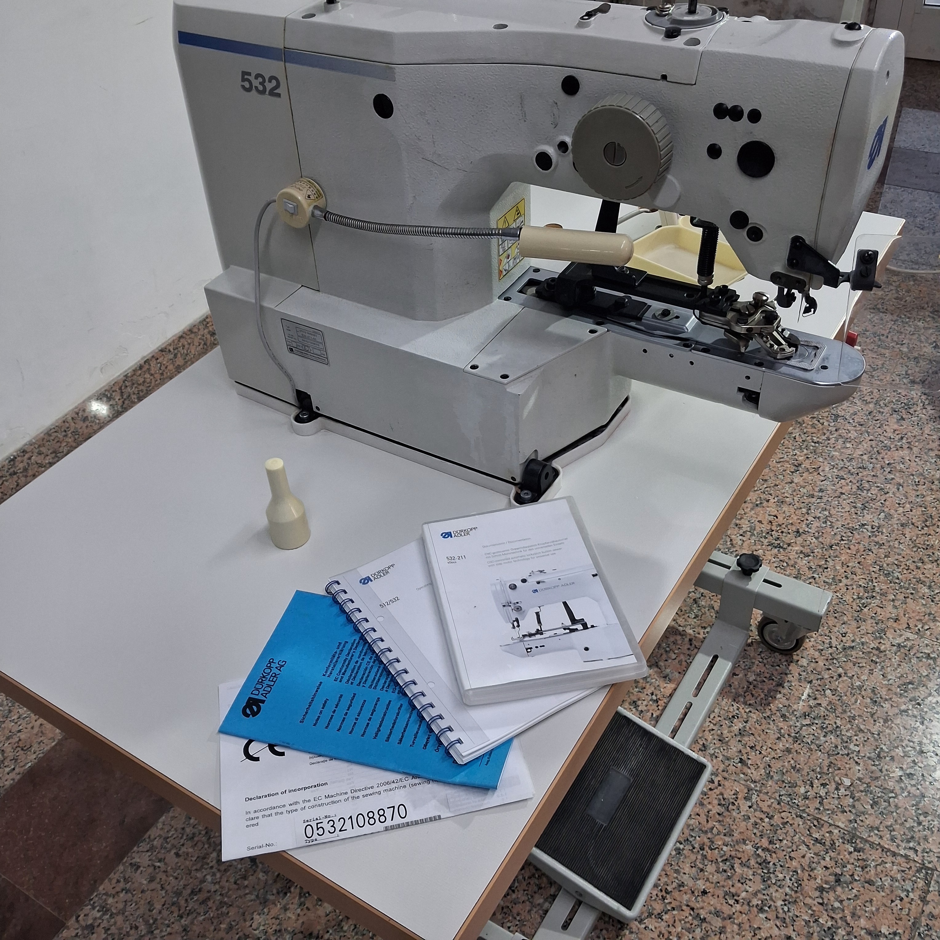 Vendo attaccabottoni Durkoop 532 in vendita - foto 1