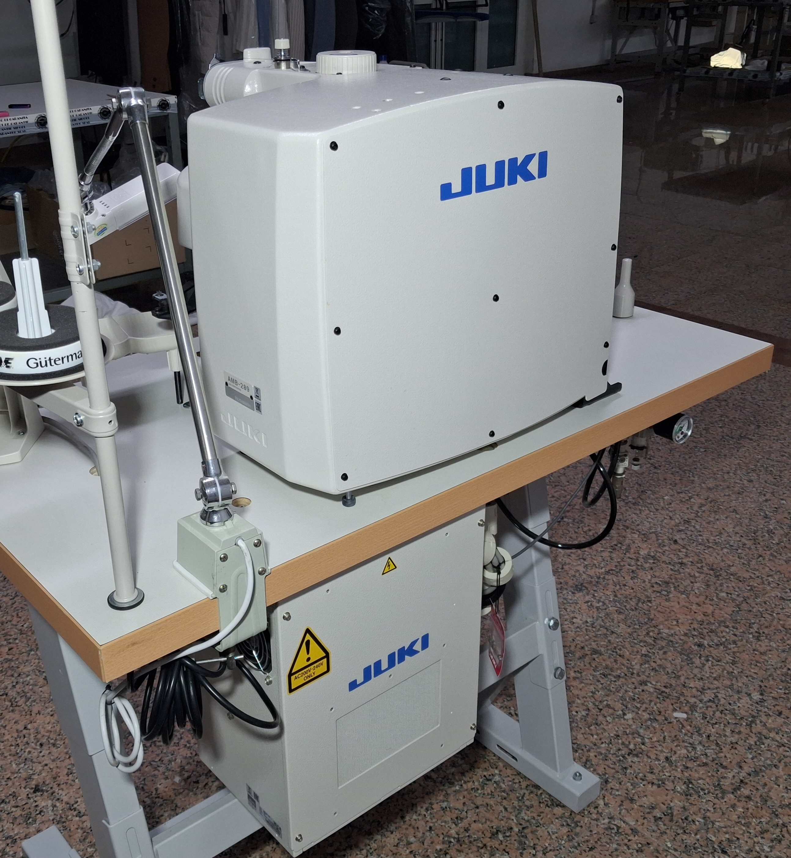 Vendo attaccabottoni juki AMB 289 in vendita - foto 6