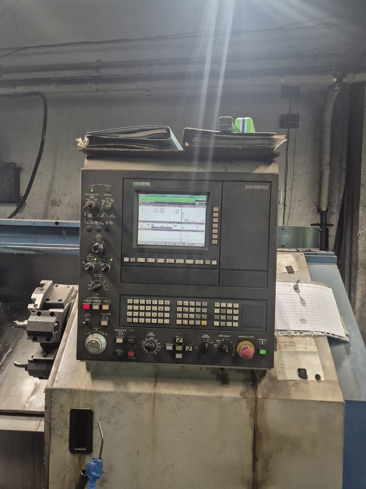 Hyundai HIT-30S · 1998 - Tornio CNC usato in vendita - foto 2