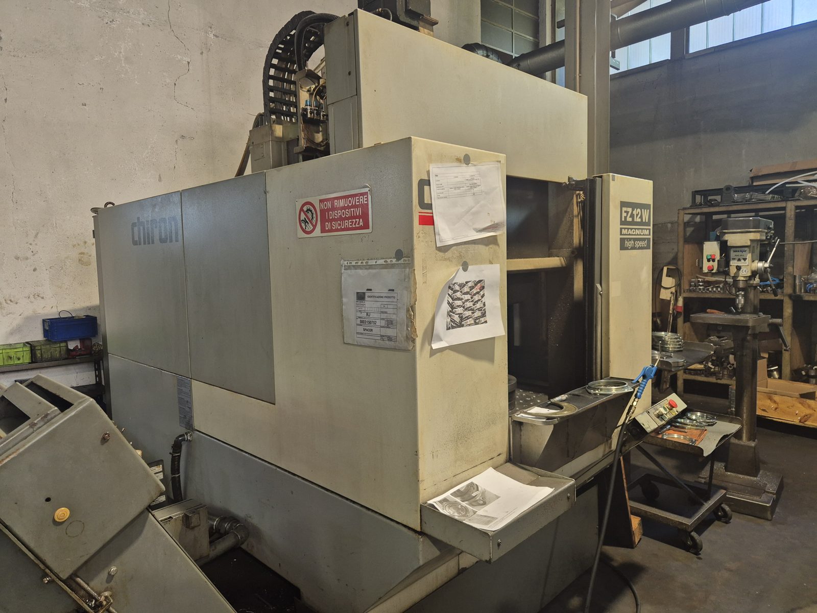 Chiron FZ 12 W · 2009 - Centro di lavoro CNC usato in vendita - foto 1