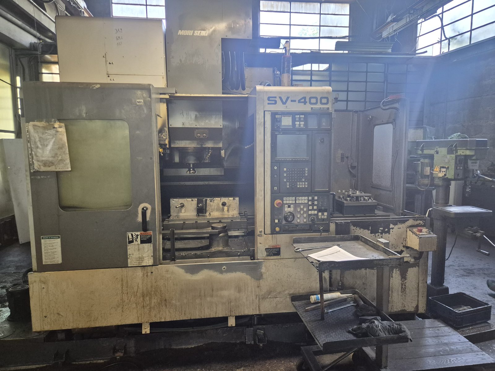 Mori Seiki SV-400 · 1998 - Centro di lavoro CNC usato in vendita - foto 1