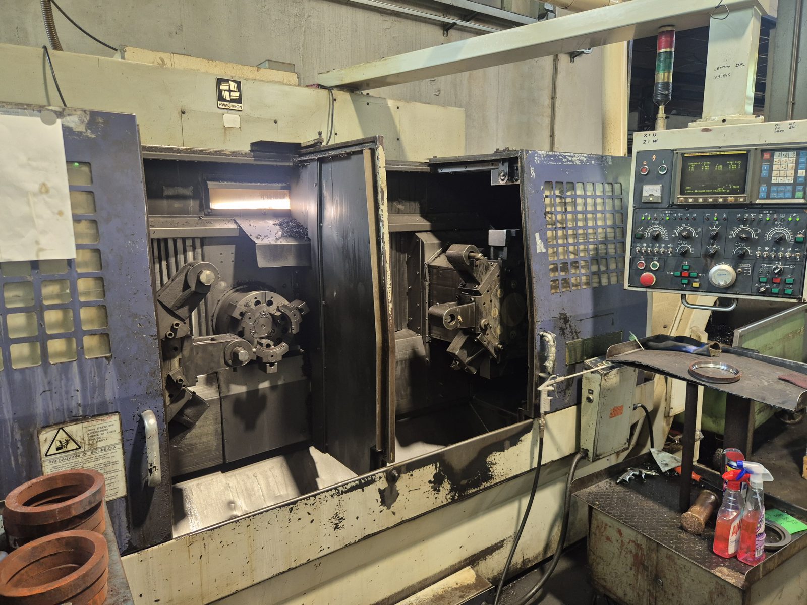 Hwacheon ECO-2SP3 · 1995 - Tornio CNC bimandrino usato in vendita - foto 2