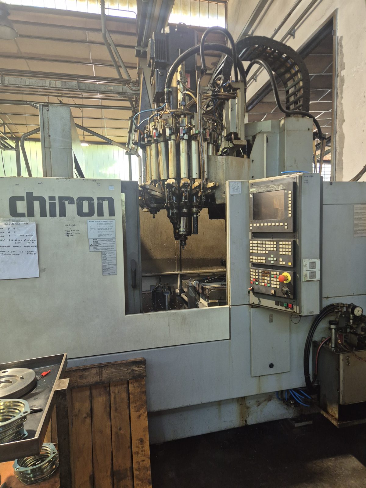 Chiron FZ 12 W · 2009 - Centro di lavoro CNC usato in vendita - foto 2