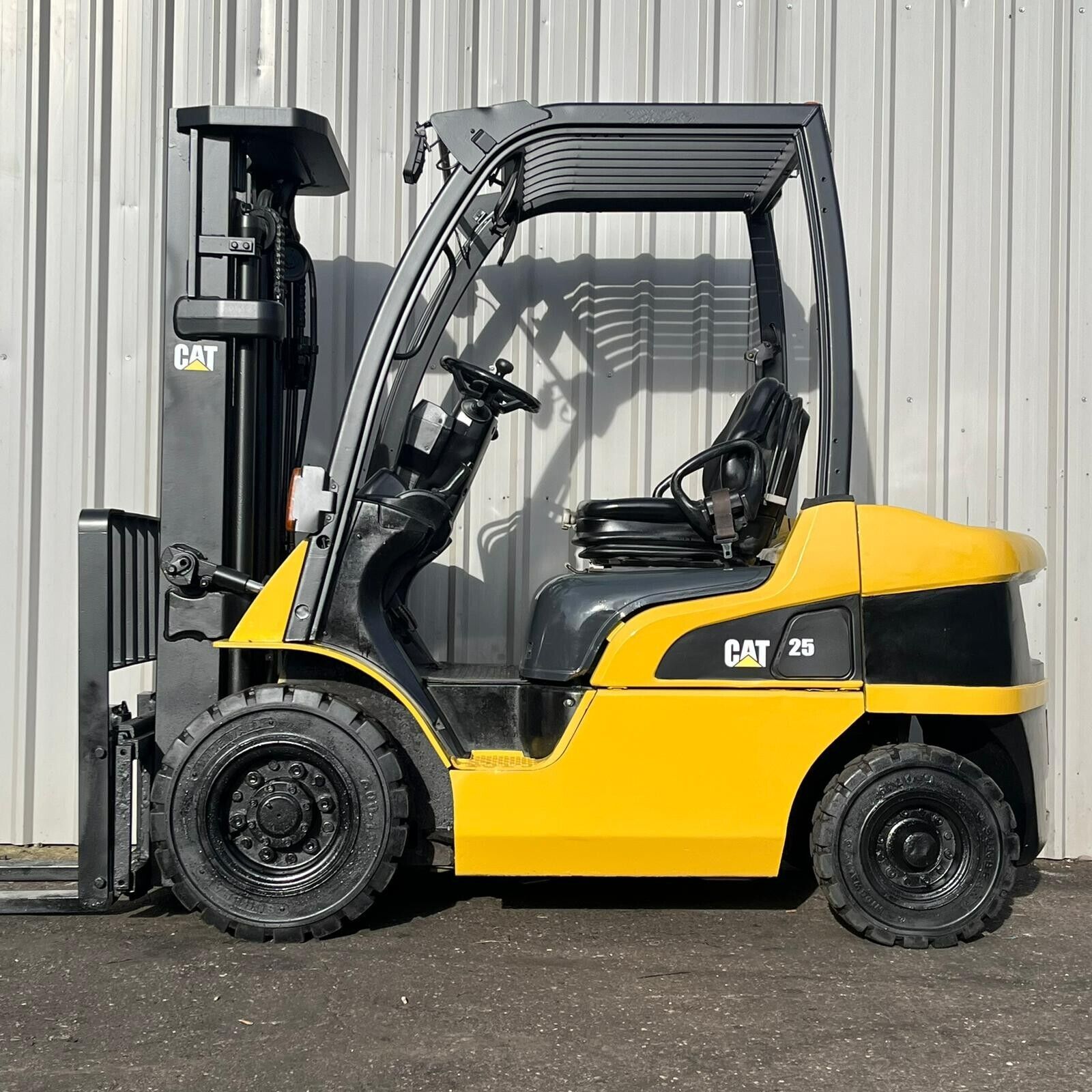 Muletto diesel Caterpillar DP25N2 in vendita - foto 1