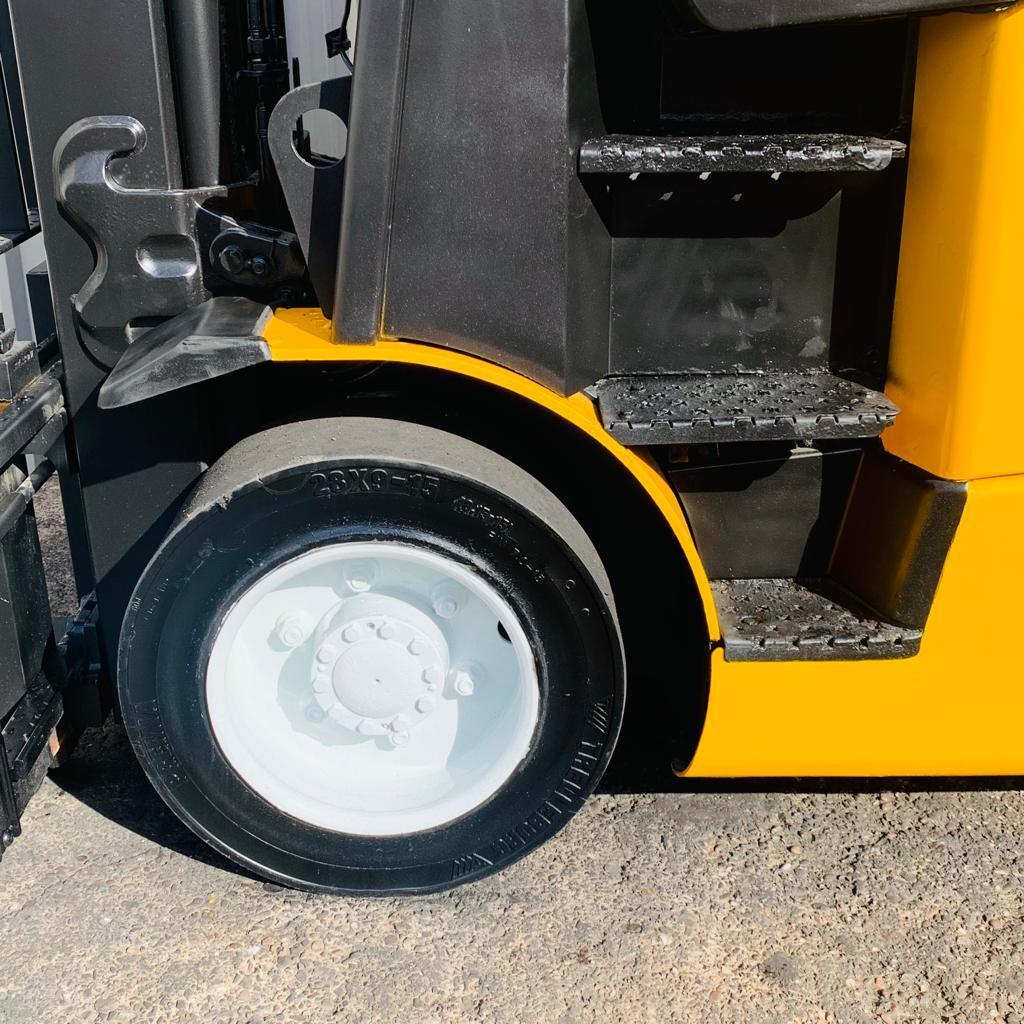 Muletto diesel YALE GDP30VX in vendita - foto 8