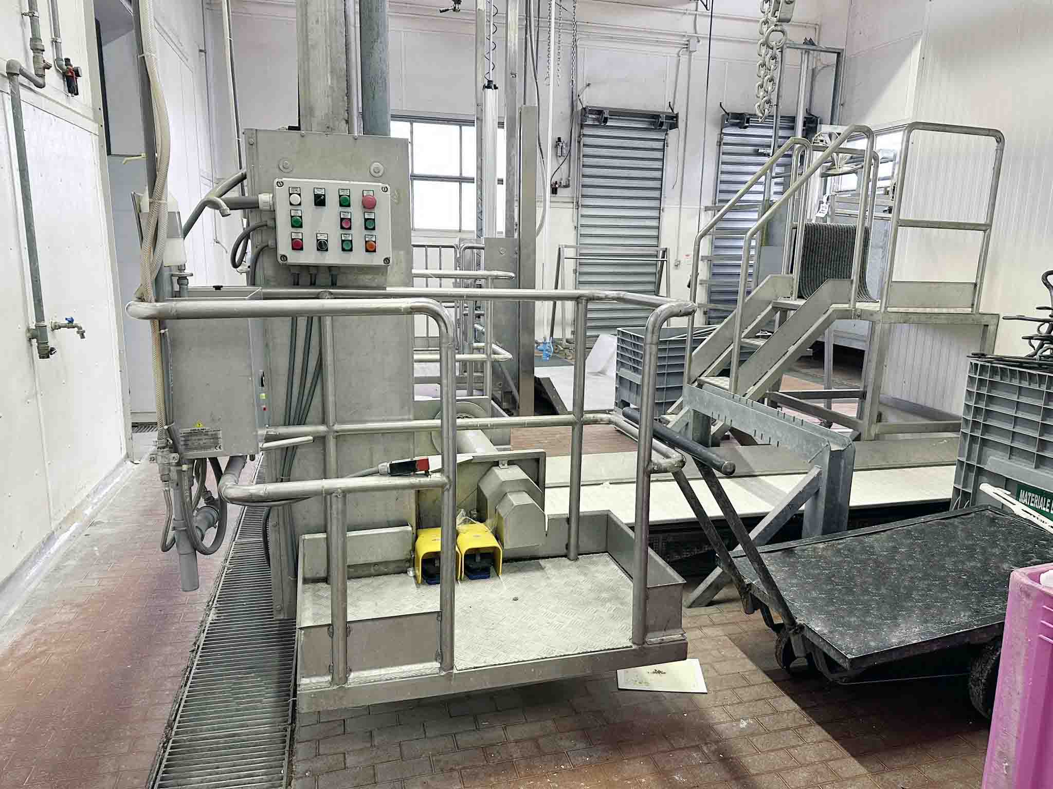 IMPIANTO MACELLAZIONE BOVINI COMPLETO in vendita - foto 7