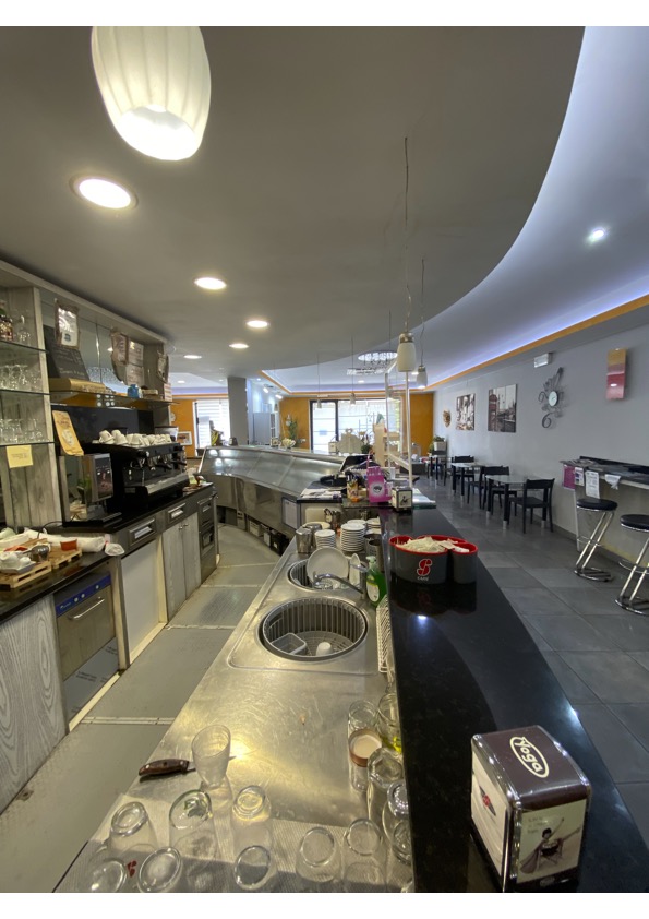 Attrezzatura e arredamento completo per Bar Pasticceria in vendita - foto 2