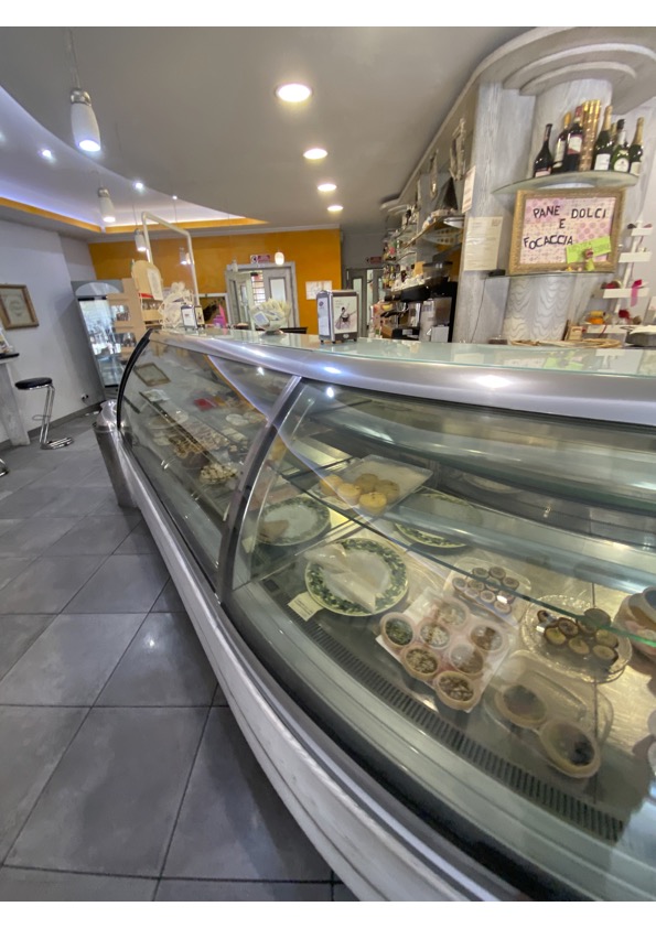 Attrezzatura e arredamento completo per Bar Pasticceria in vendita - foto 5
