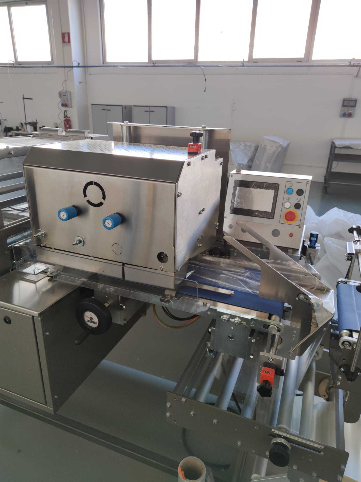 Linea automatica produzione mascherine chirurgiche  in vendita - foto 9