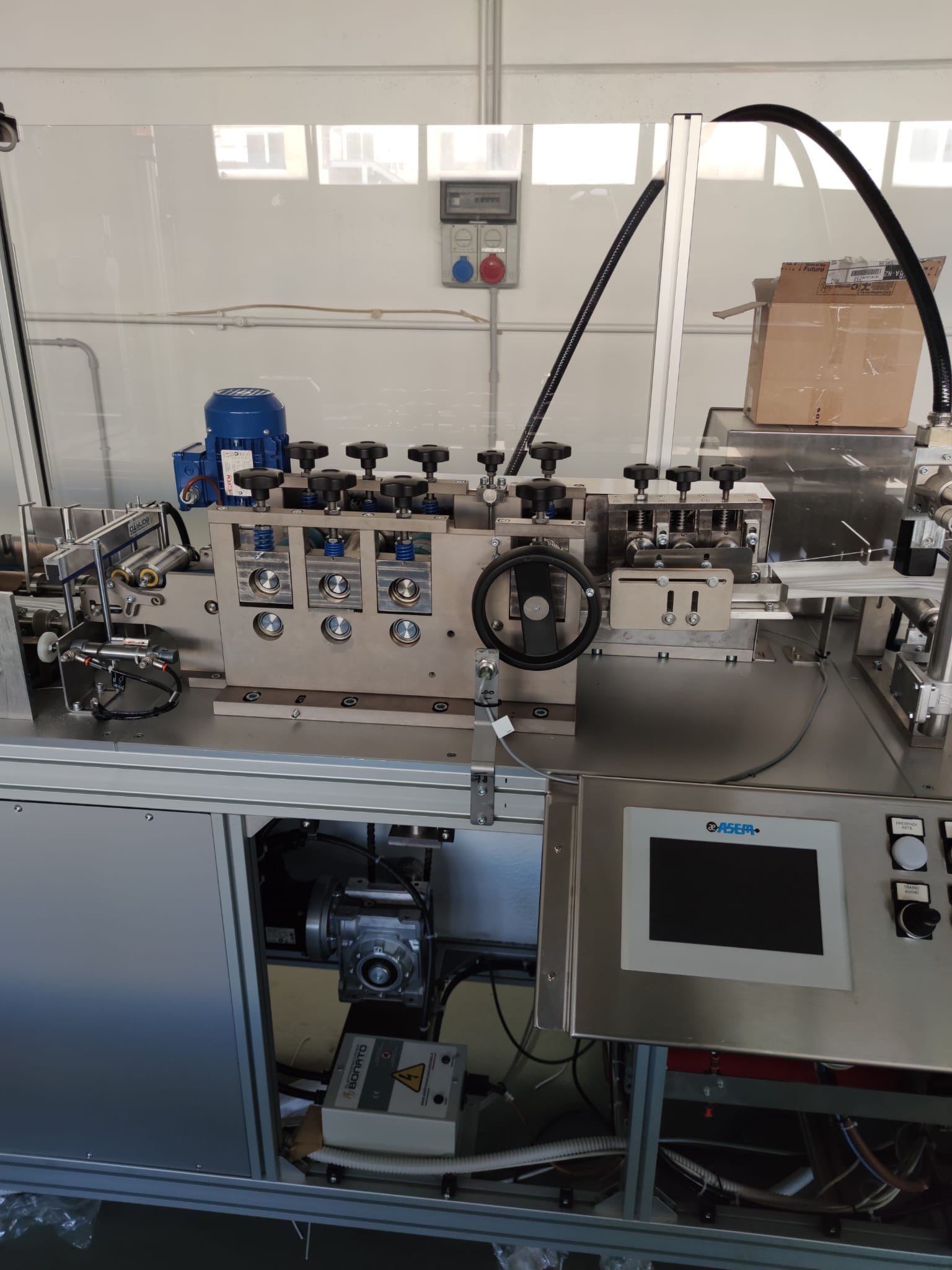 Linea automatica produzione mascherine chirurgiche  in vendita - foto 6