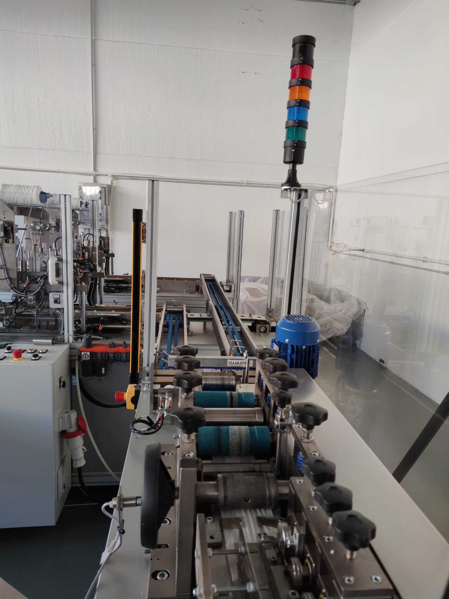 Linea automatica produzione mascherine chirurgiche  in vendita - foto 3