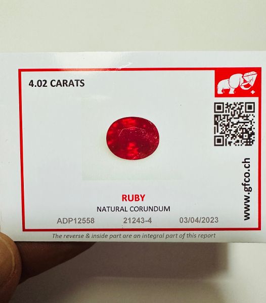 ANELLO IN ORO BIANCO 18k RUBINO E DIAMANTI TOT. CT 4.72 in vendita - foto 6