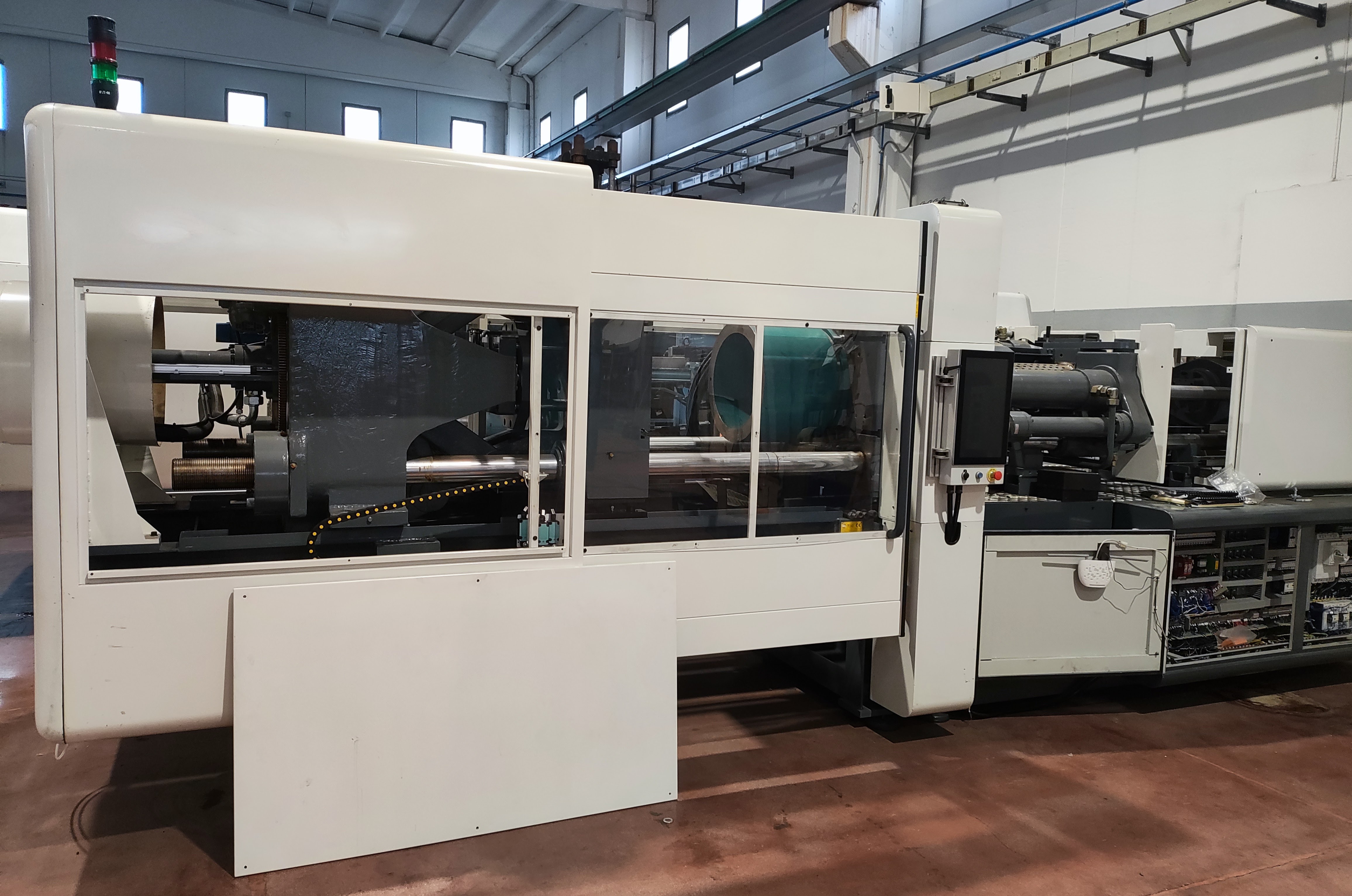 Pressa Iniezione Plastica 330Ton DA IMMATRICOLARE! in vendita - foto 1