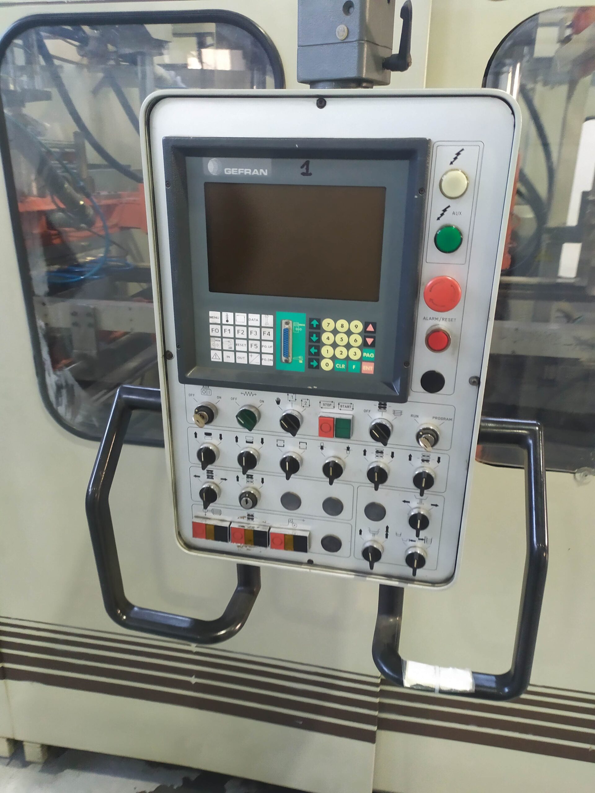 Thermoforming Machine roll-fed 700×500 (3-station)  in vendita - foto 2