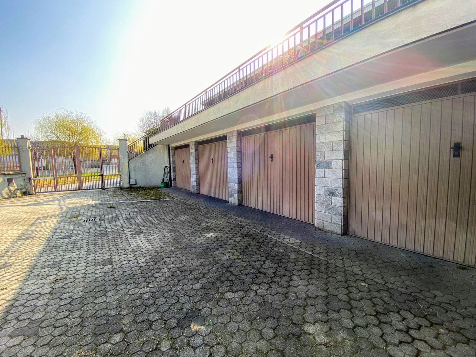 Capannone Artigianale + Villa Tri-famigliare  RIVOLI in vendita - foto 4