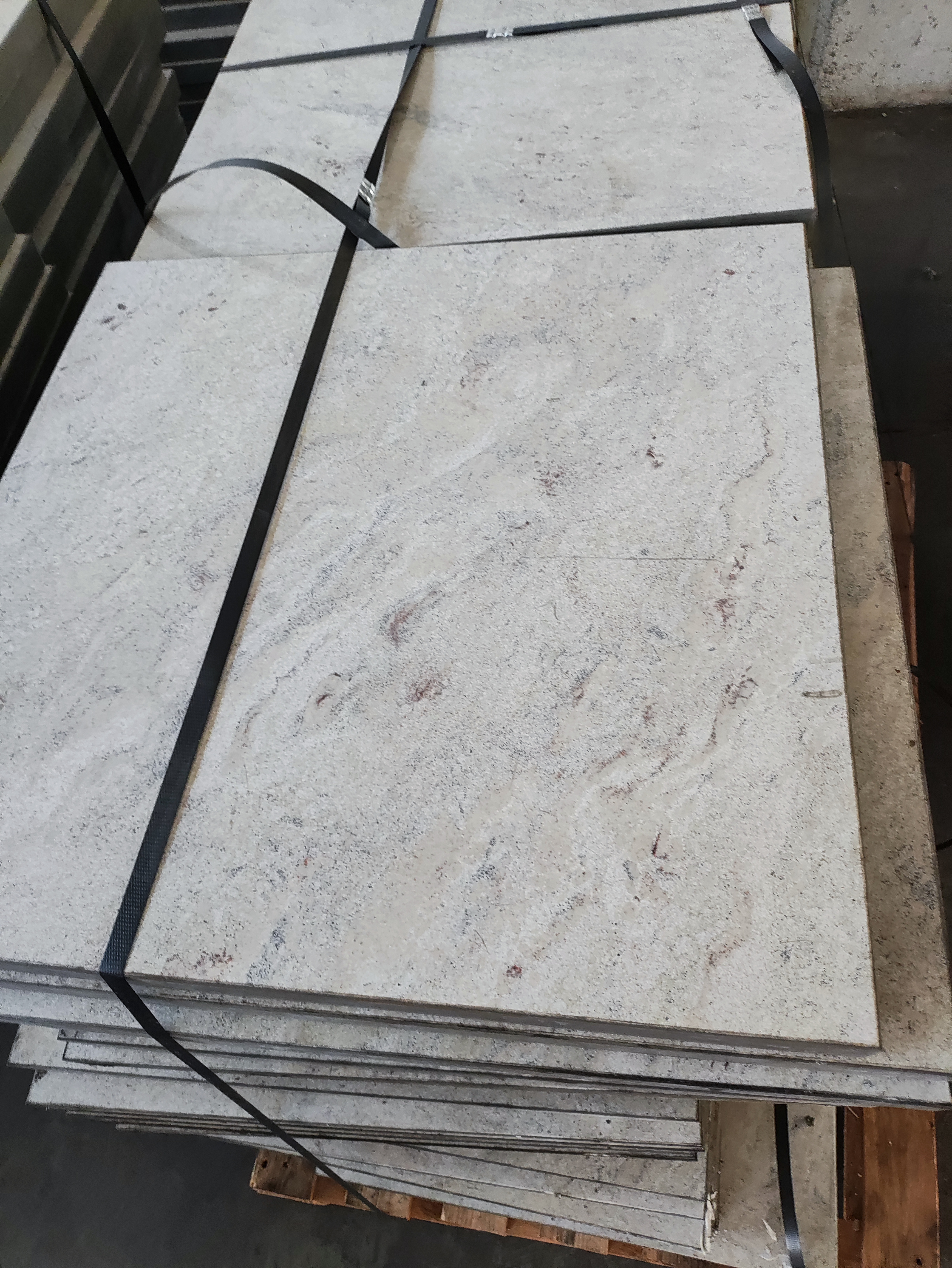Pavimento flottante galleggiante in Marmo di Carrara in vendita - foto 1