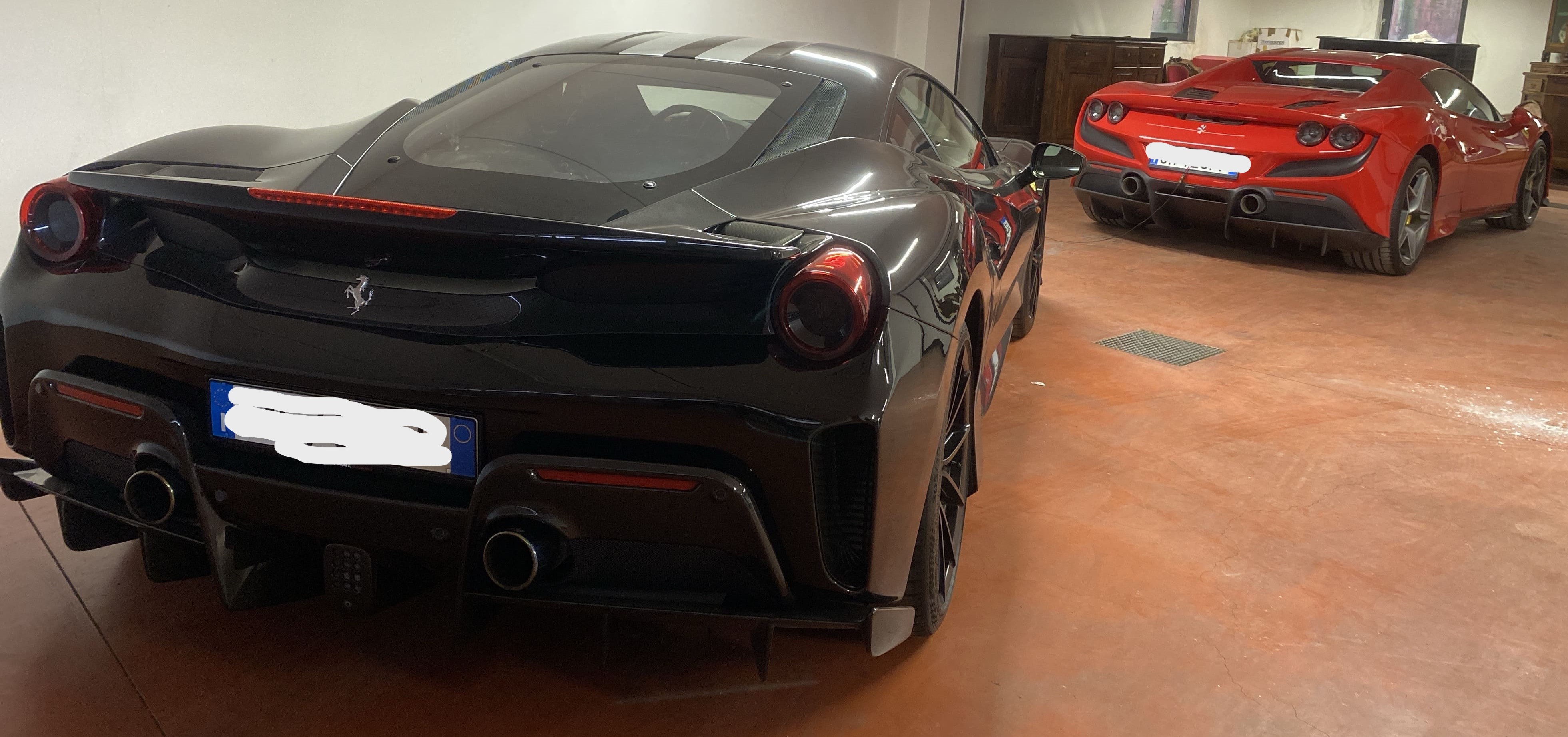 Ferrari 488 Coupe 3.9 Pista  NEW PRICE!! in vendita - foto 4