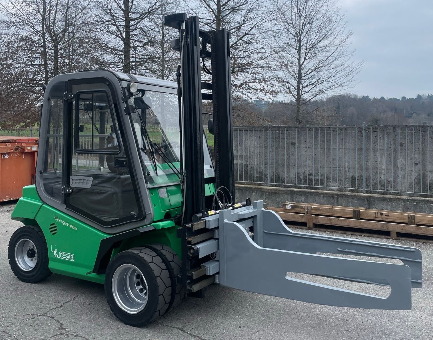 Muletto CESAB Diesel 4 Ton attrezzato per Balle in vendita - foto 1