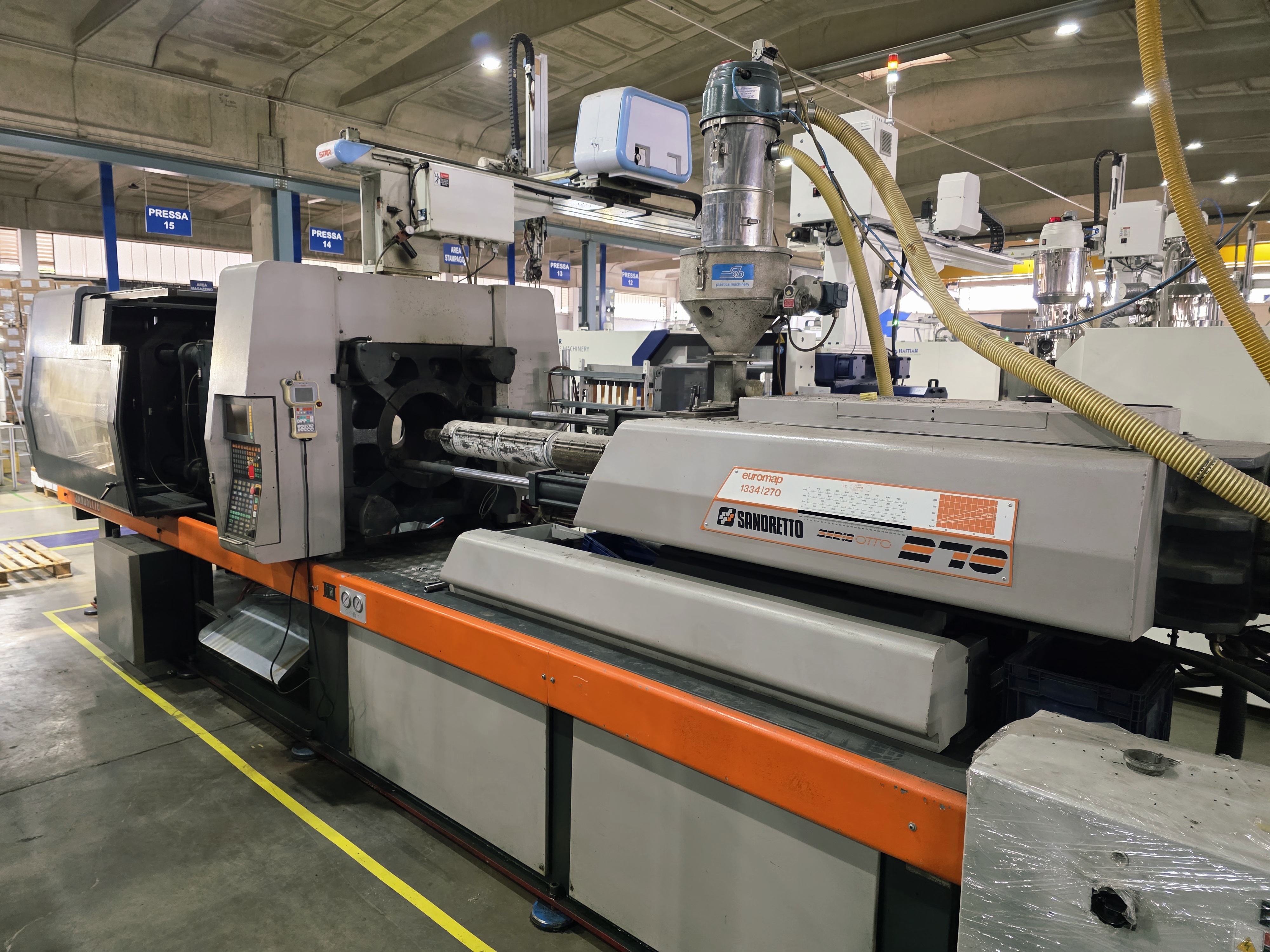 Presse iniezione plastica Sandretto 485t + 400t + 270t in vendita - foto 4