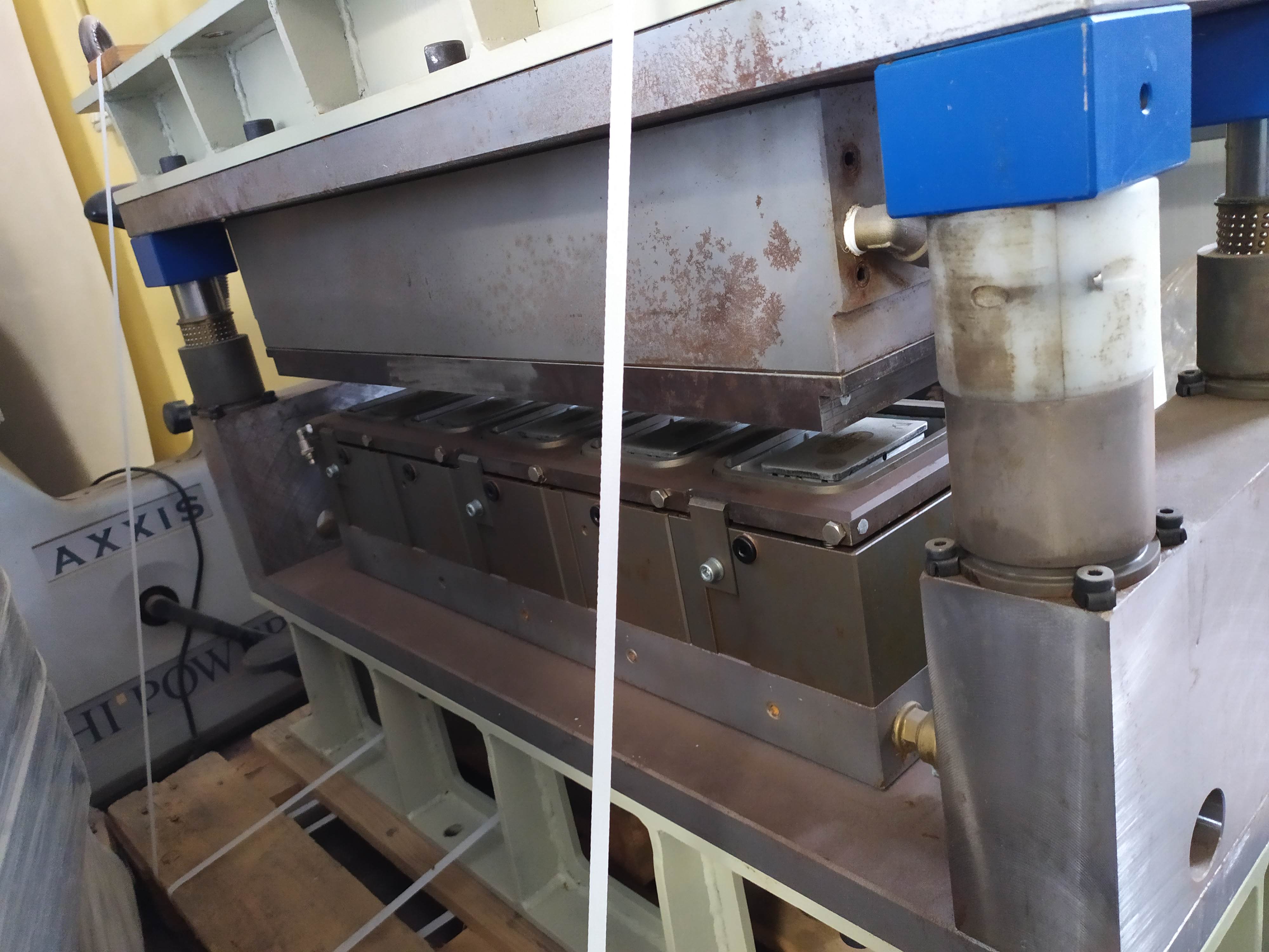 Termoformatrice Forma-Trancia + 2 Stampi 800x360x150 in vendita - foto 2