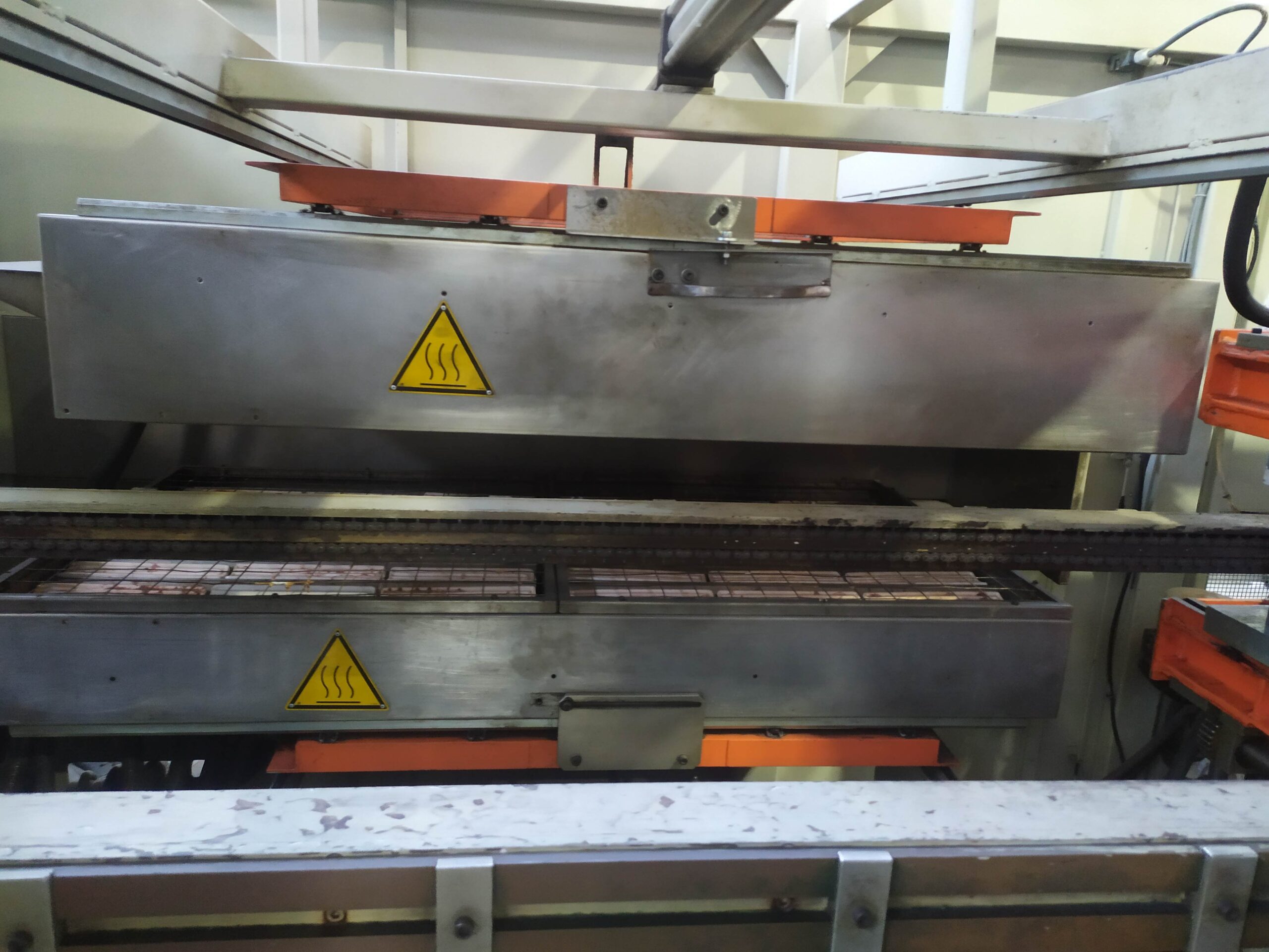Thermoforming Machine roll-fed 700×500 (3-station)  in vendita - foto 4