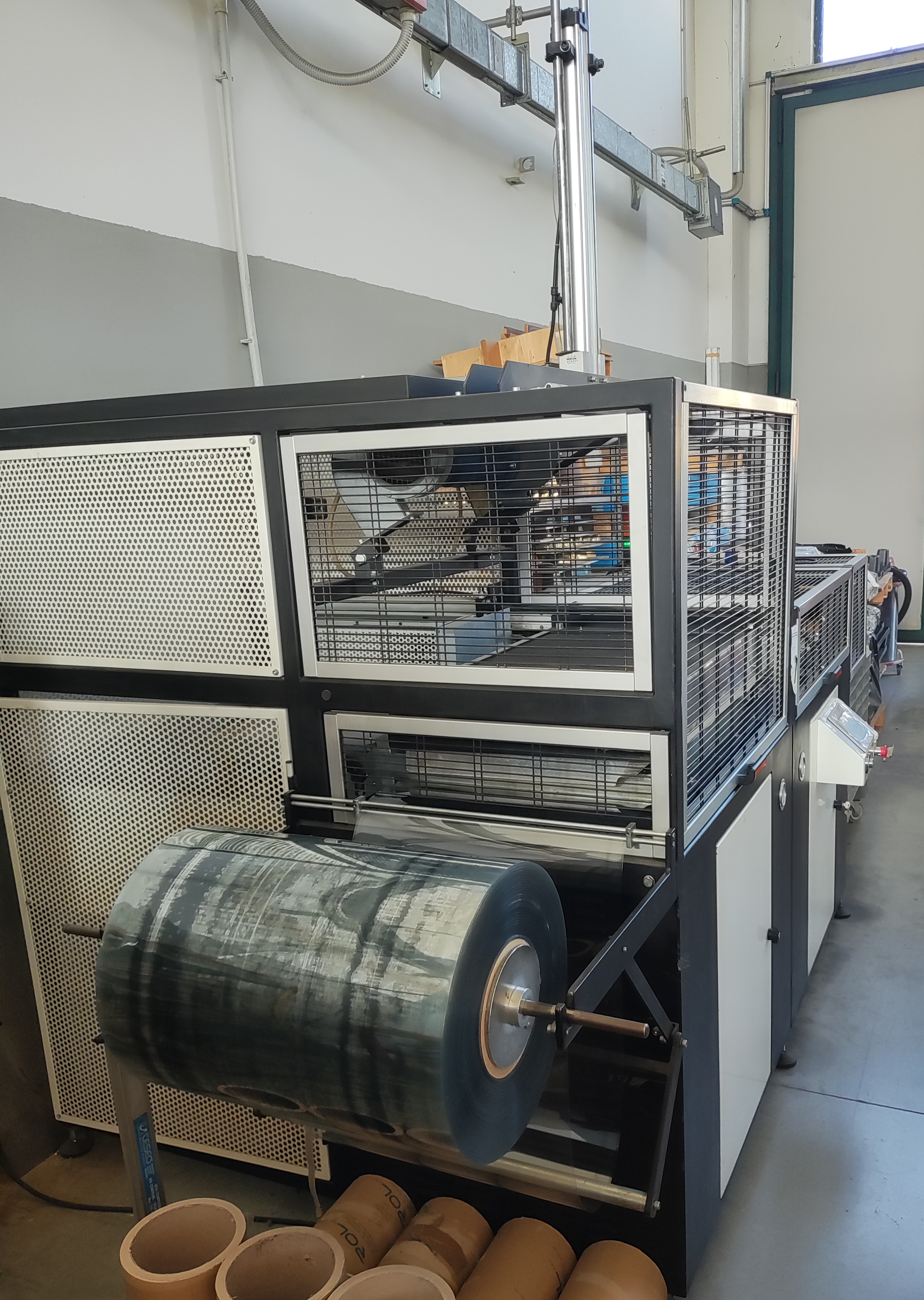 Laboratorio di TERMOFORMATURA (lastra e Bobina) in vendita - foto 4