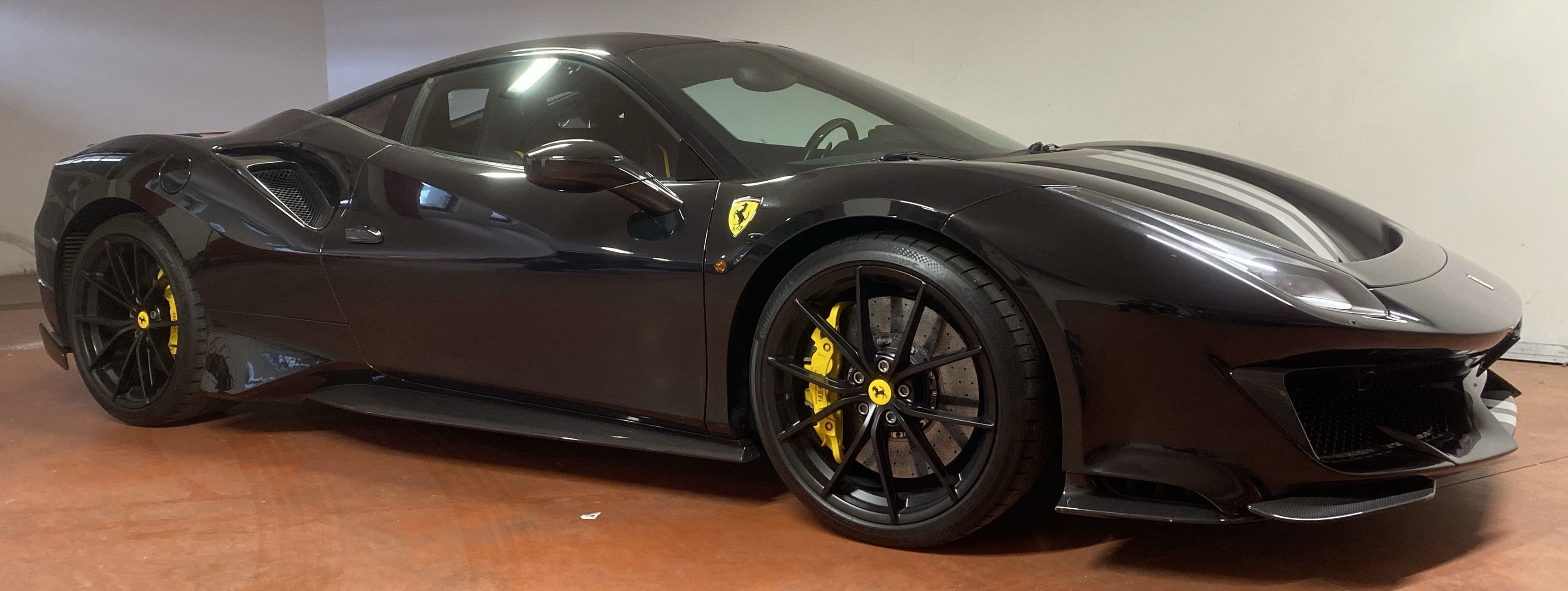 Ferrari 488 Coupe 3.9 Pista  NEW PRICE!! in vendita - foto 2