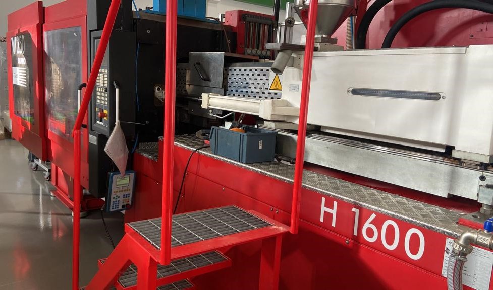 Presse iniezione Plastica Negri Bossi 250 Ton PERFETTA! in vendita - foto 1